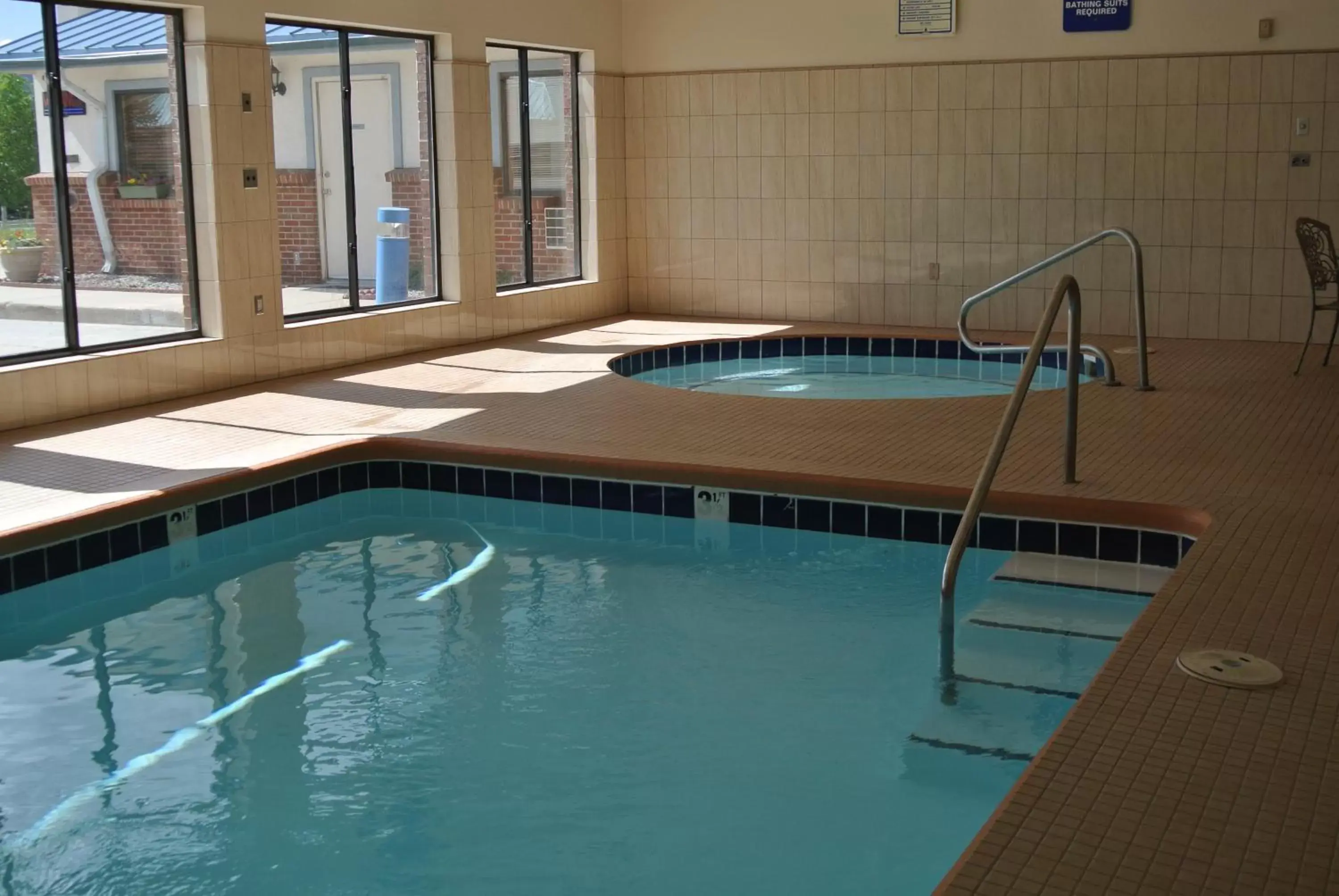 Swimming Pool in Luxury Inn & Suites