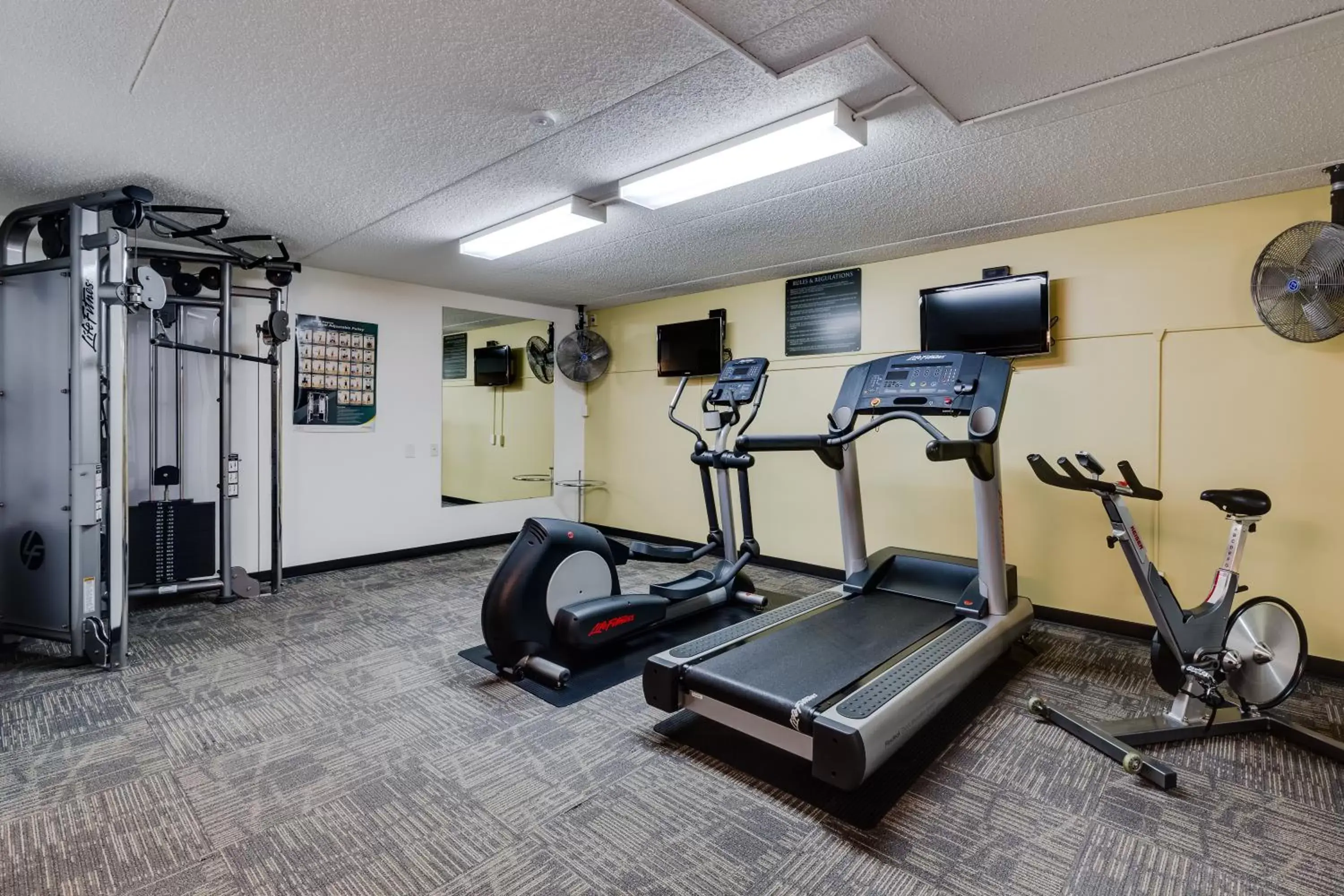 Fitness centre/facilities, Fitness Center/Facilities in Heritage Inn Hotel & Convention Centre - Moose Jaw