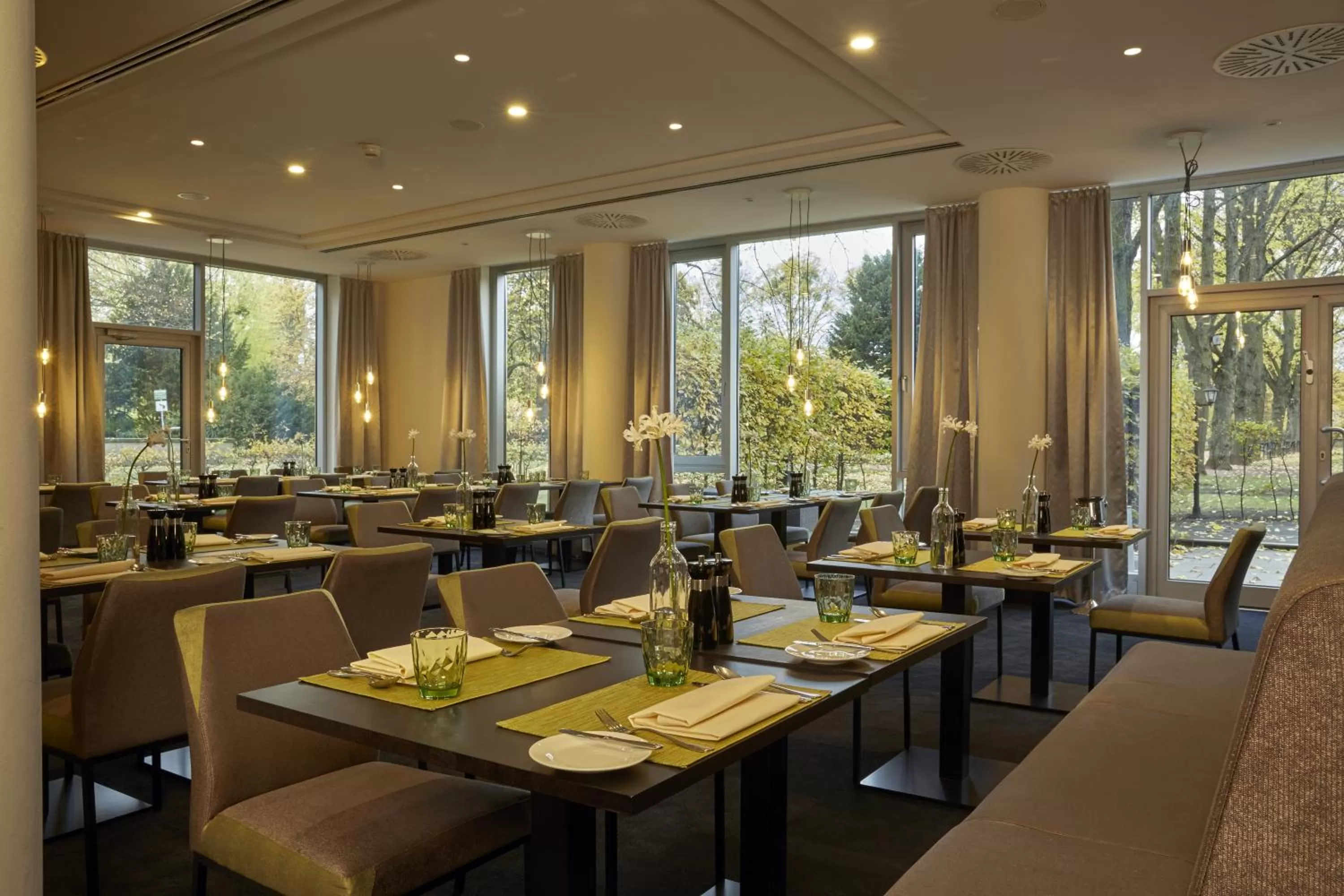 Restaurant/places to eat in H4 Hotel Kassel City, Trademark Collection by Wyndham