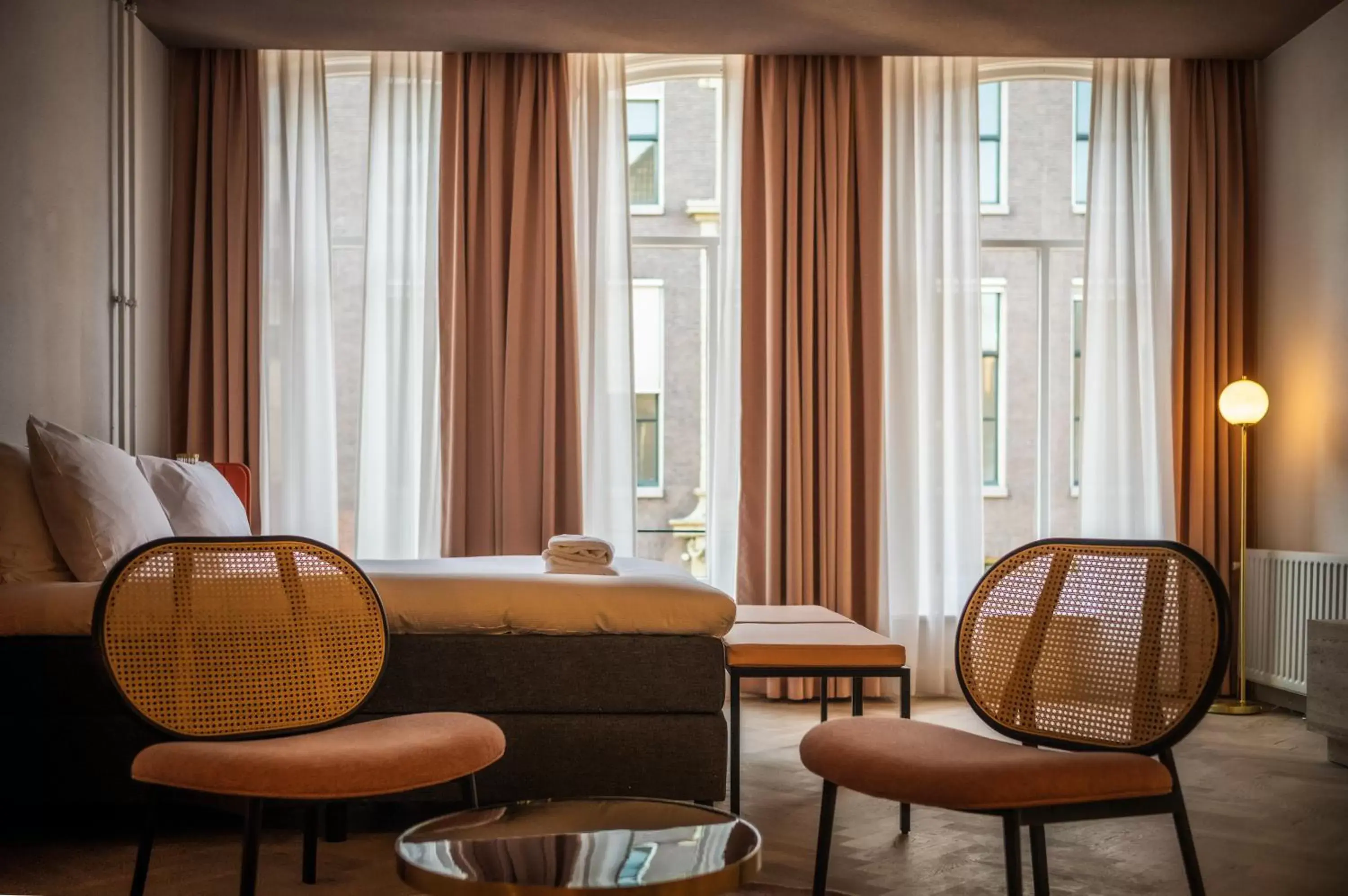 Bedroom, Seating Area in Hotel Halbert