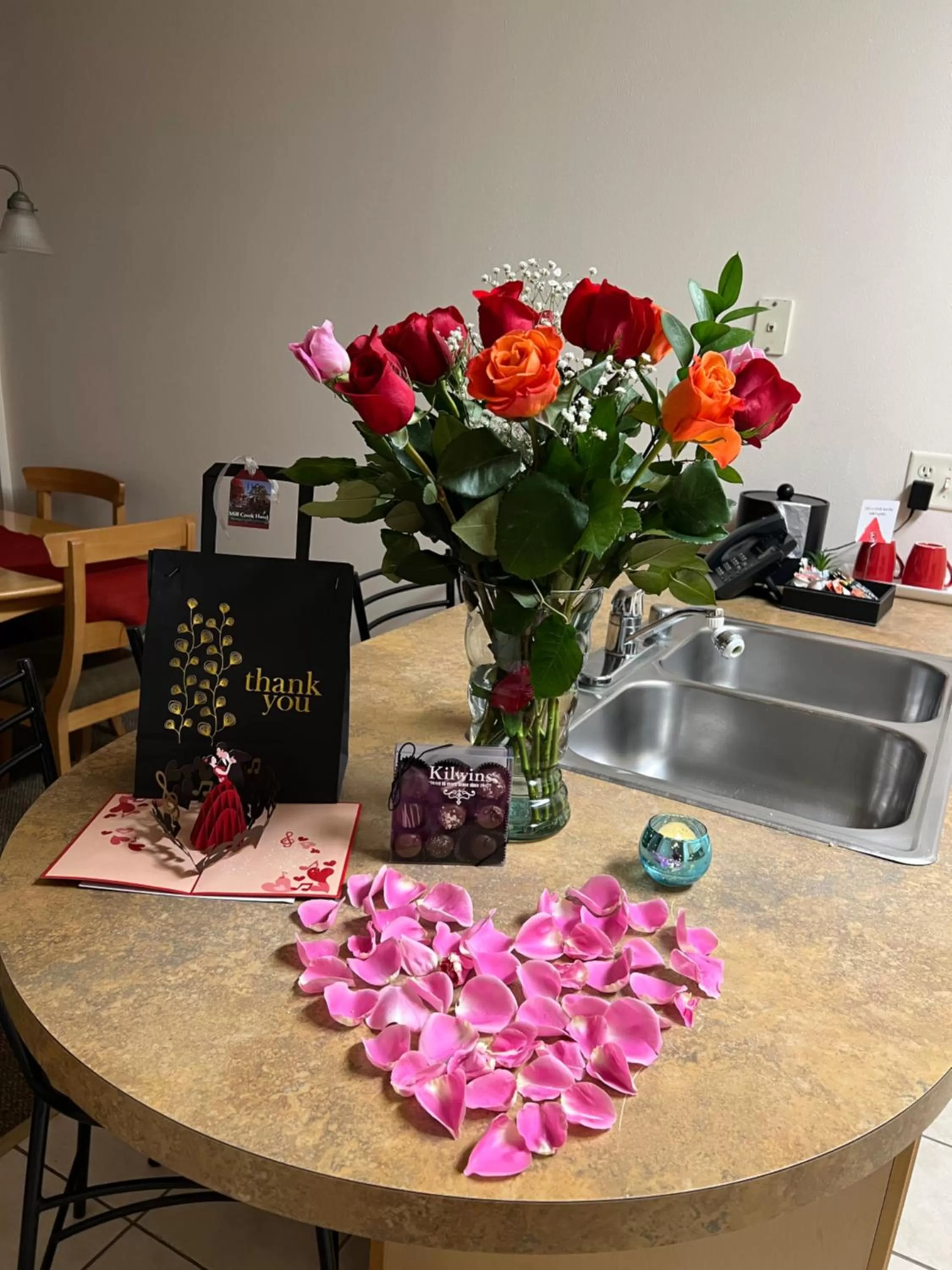 Kitchen/Kitchenette in Mill Creek Hotel
