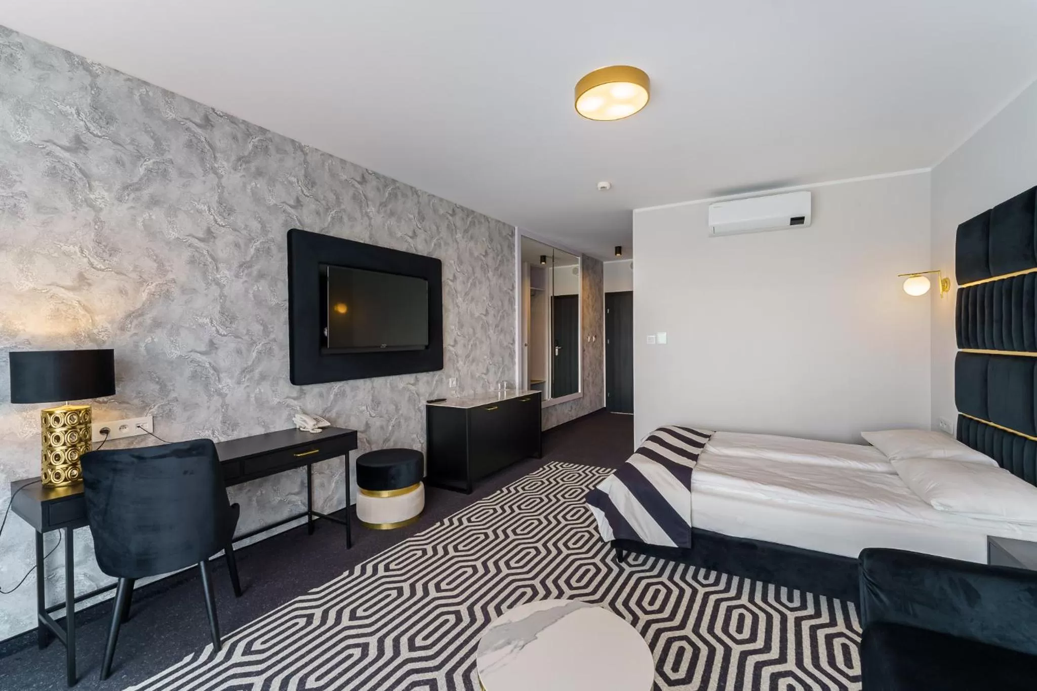 Bedroom, Bed in Hotel Solny