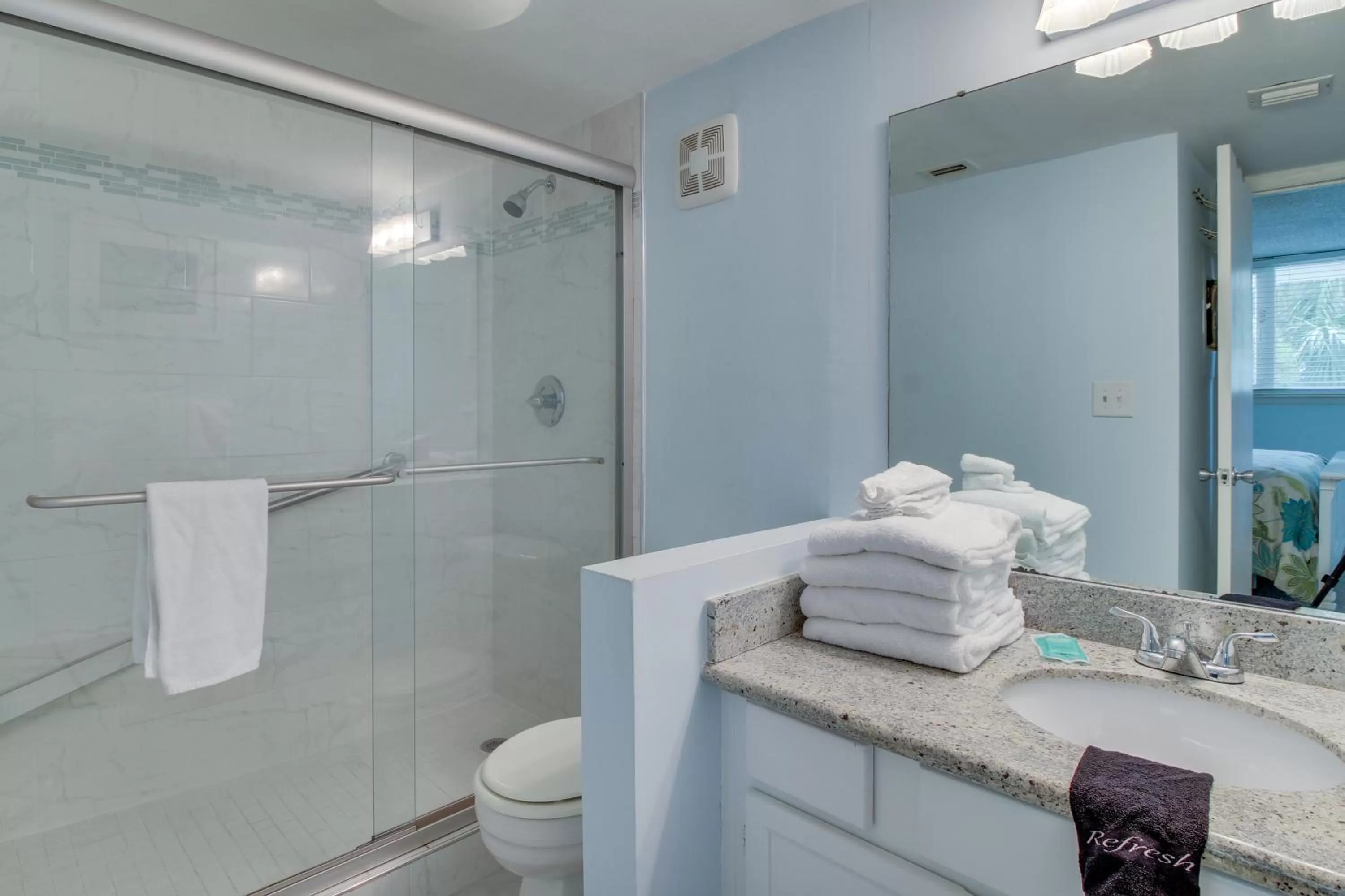 Bathroom in Dunes on the Bay