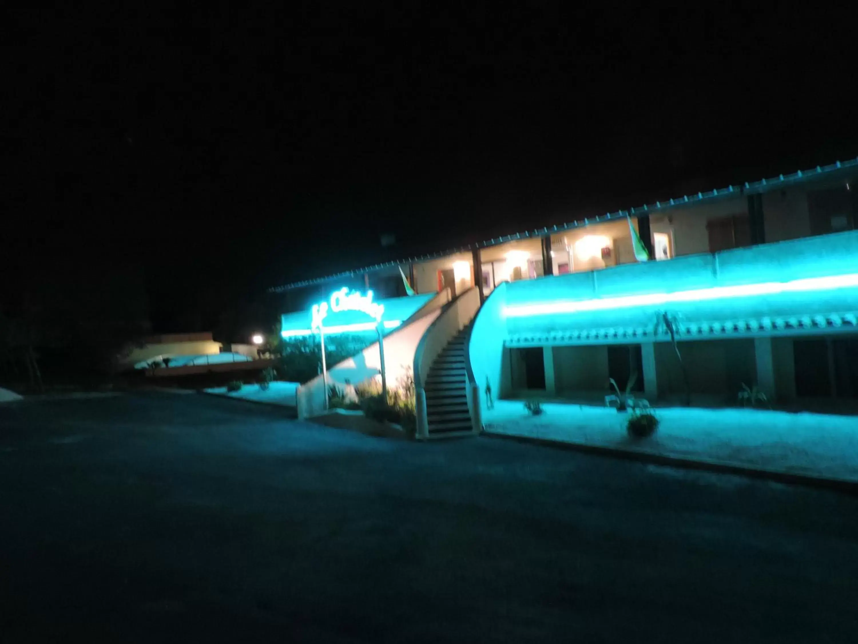 Facade/entrance in Hôtel Restaurant Mas Le Châtelet Facade/entrance in Hôtel Restaurant Mas Le Châtelet