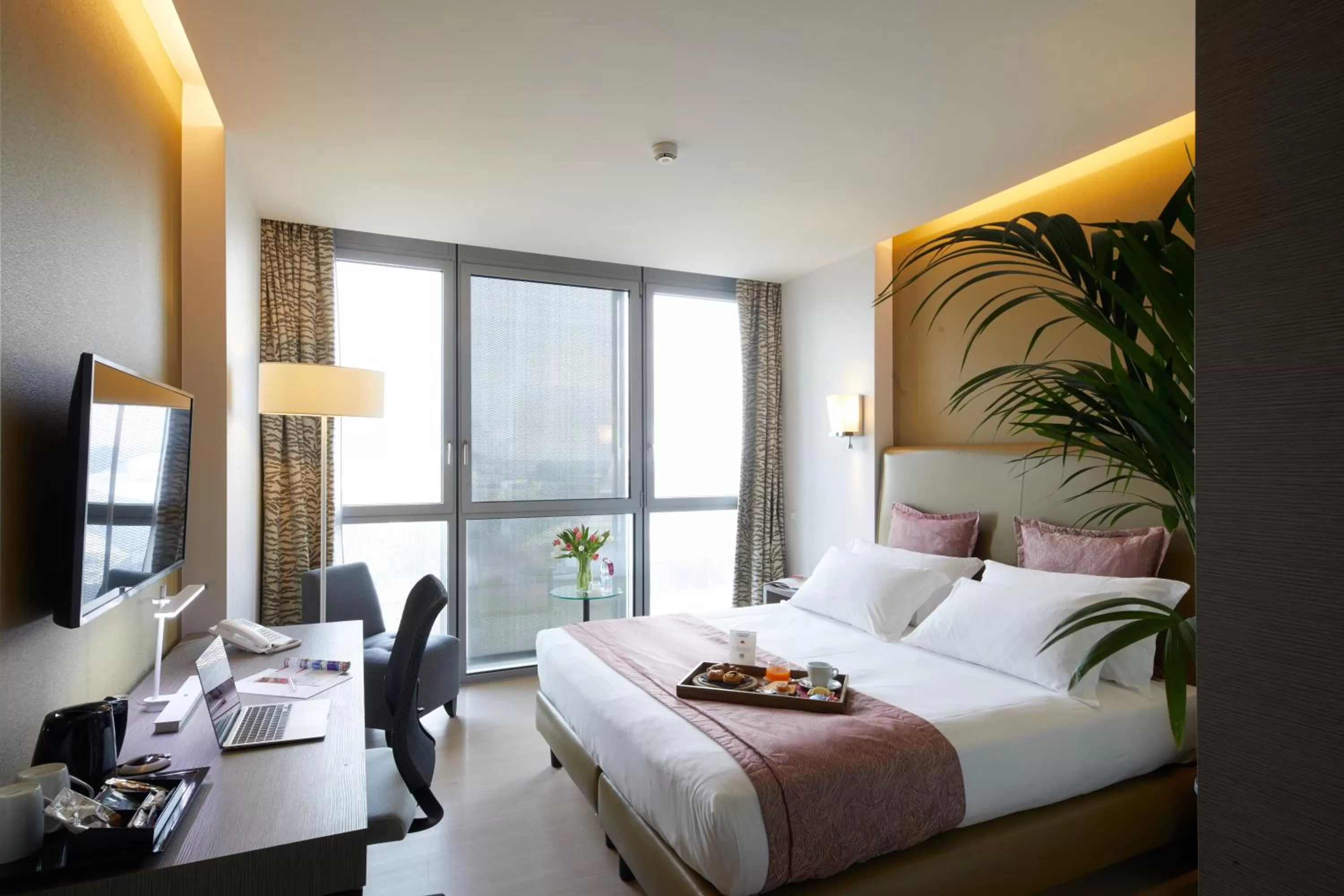 Bedroom, Bed in Crowne Plaza Verona Fiera by IHG