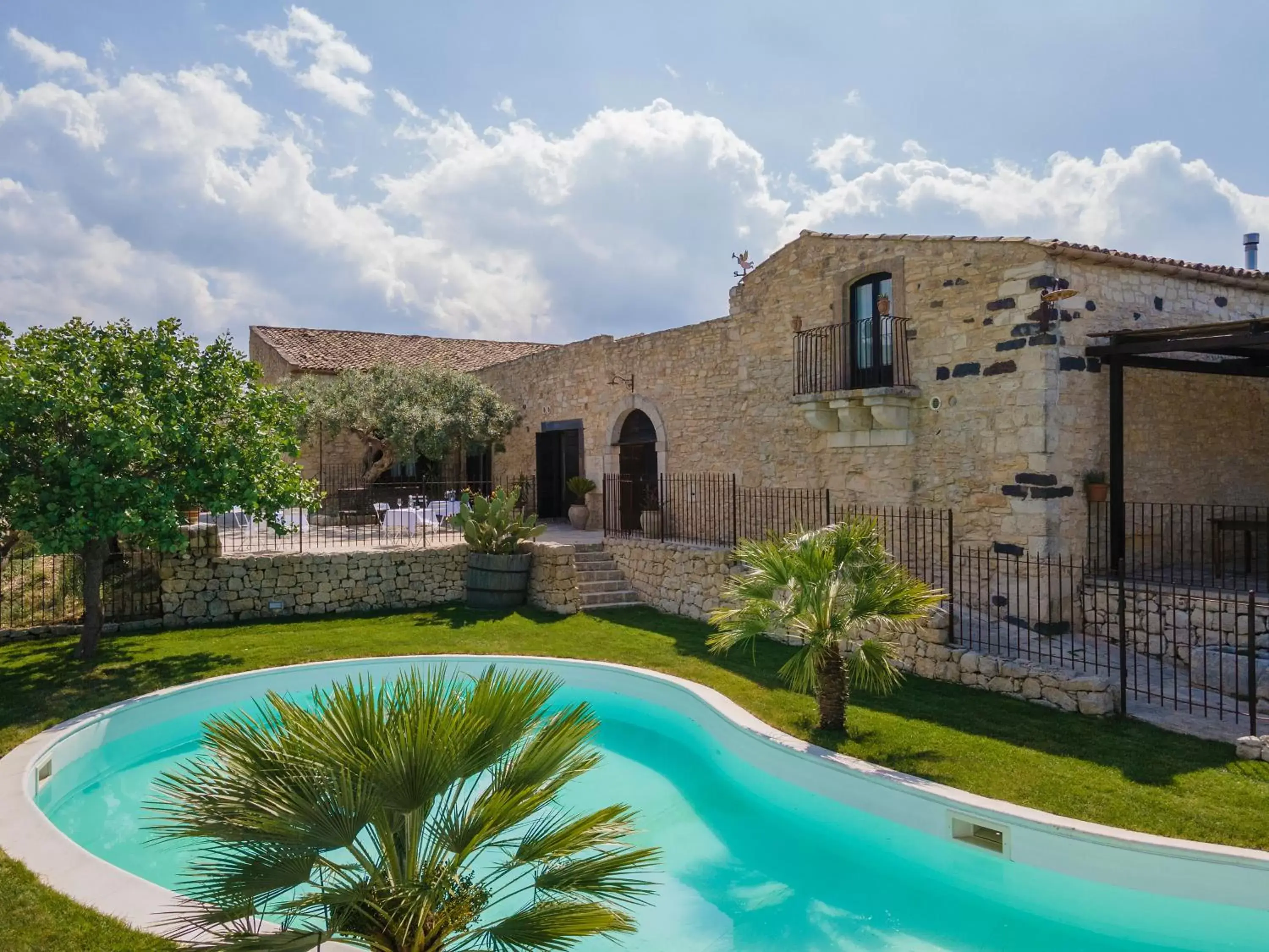 Swimming Pool in Masseria Fortificata Lo Zafferaneto