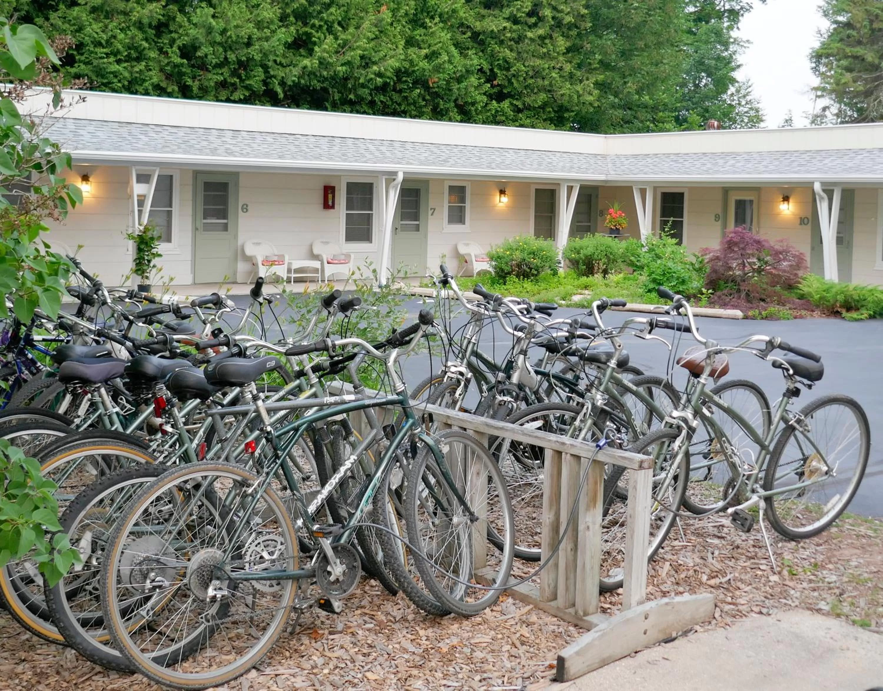 Property building in Peninsula Park-View Resort