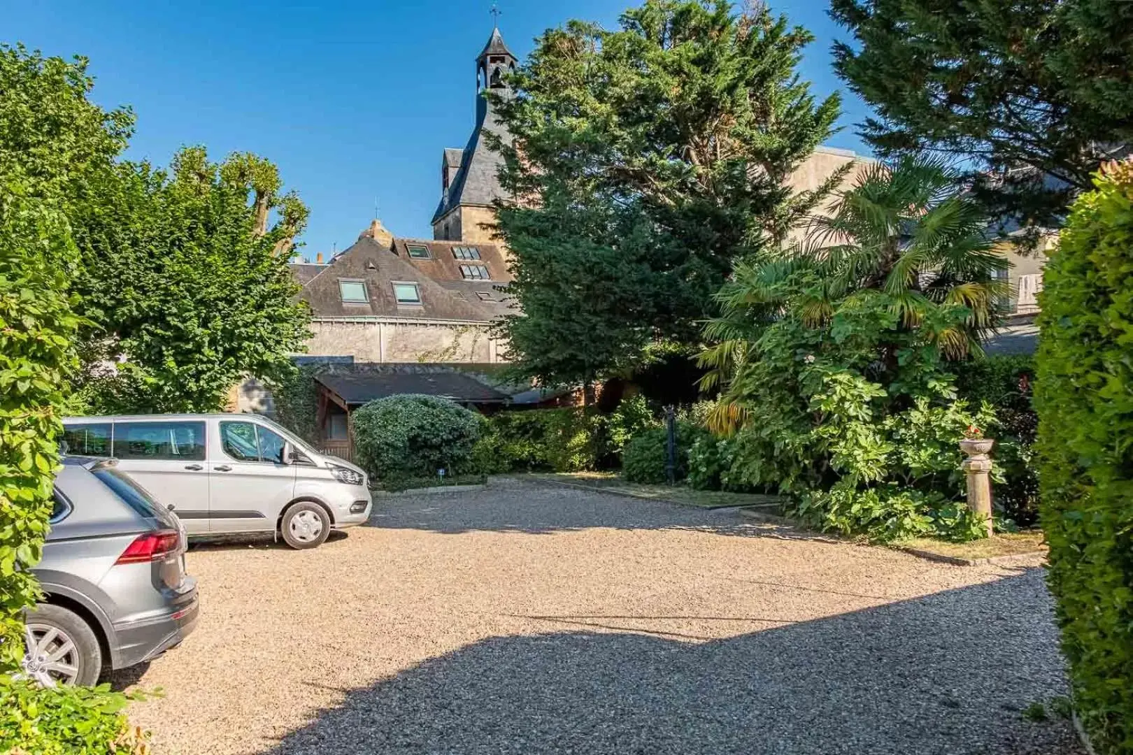 Parking, Property Building in Le Pavillon des Lys - Hôtel Particulier