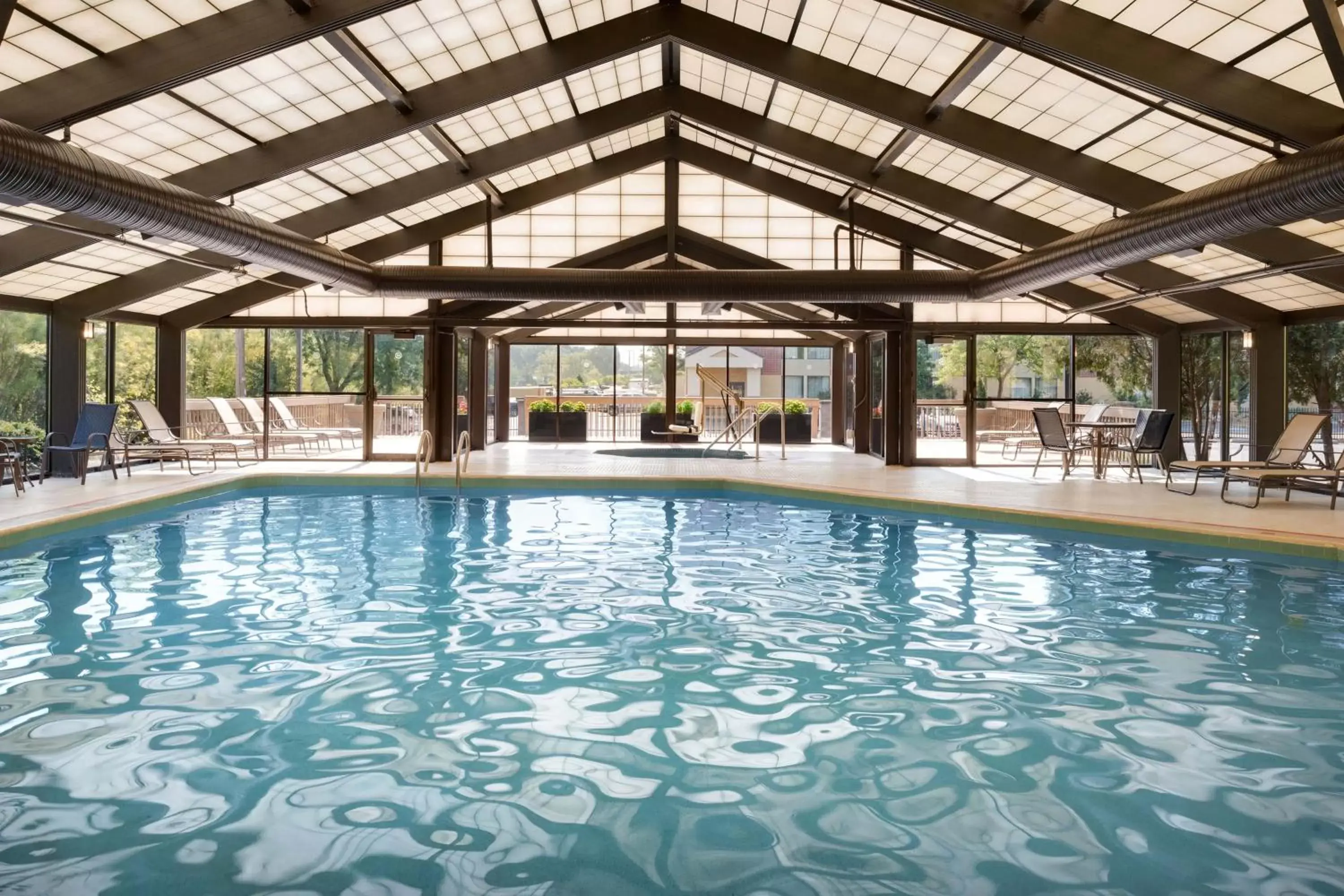 Swimming Pool in Sheraton Madison Hotel