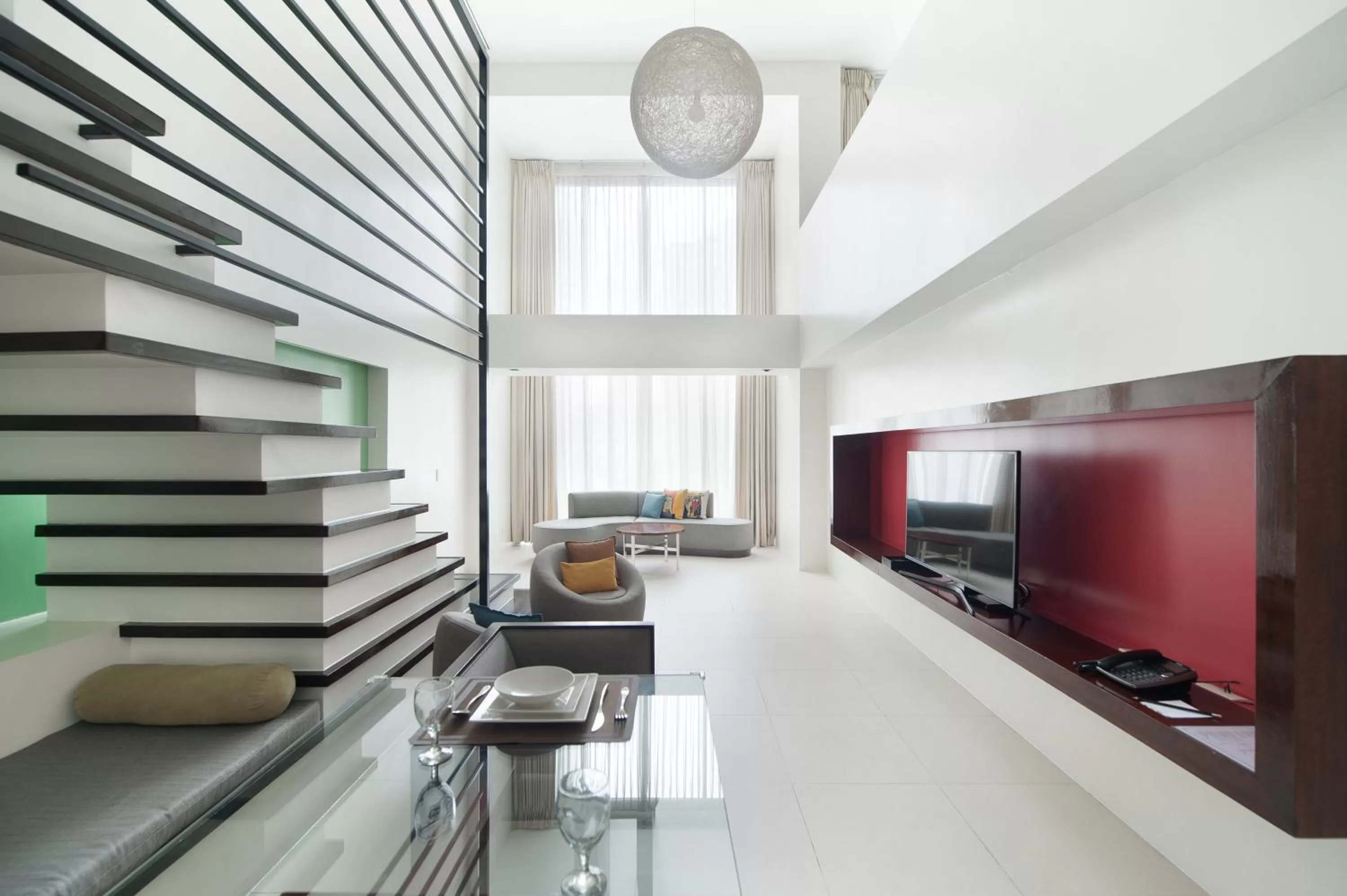 TV and multimedia in The Picasso Boutique Serviced Residences Managed by HII