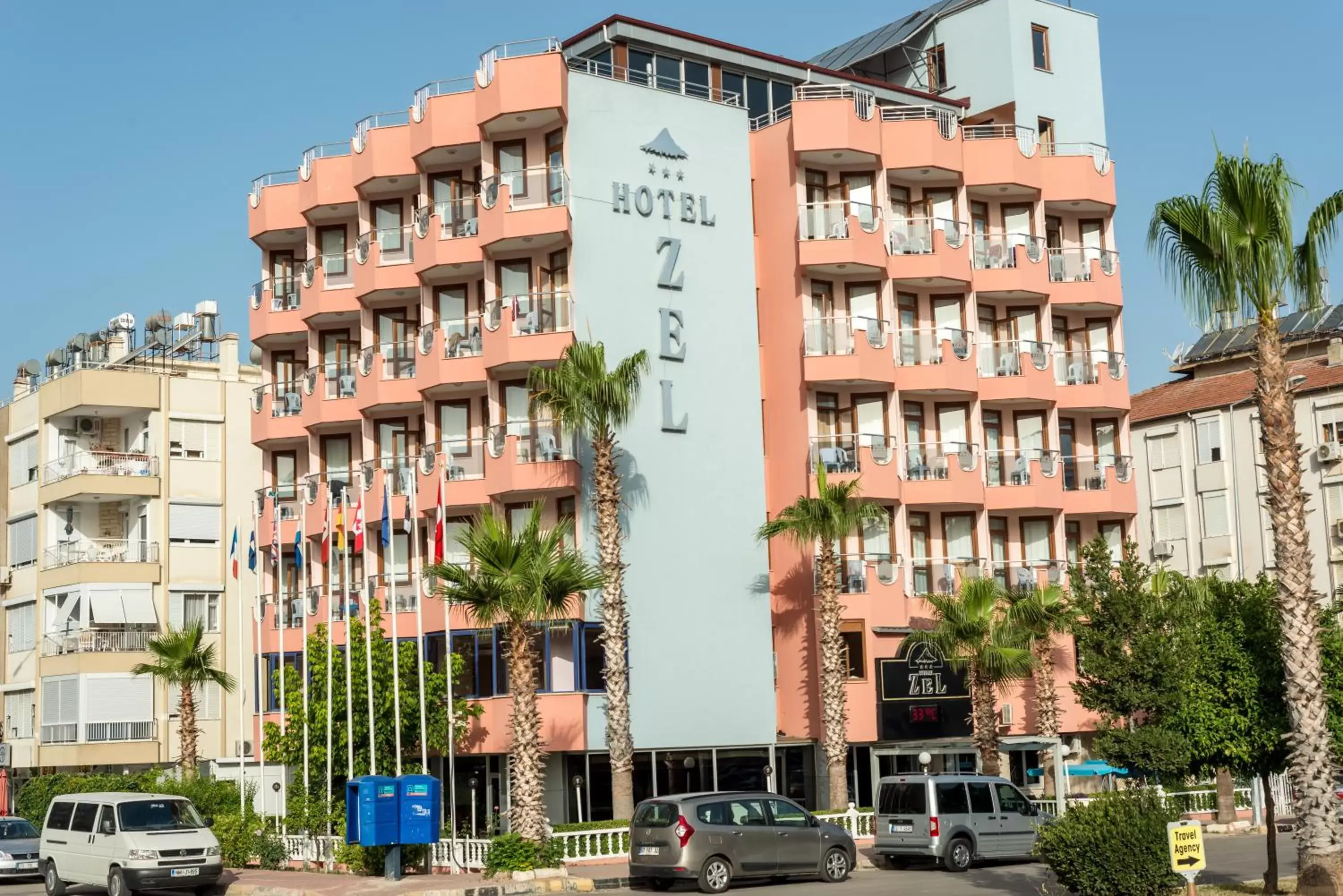 Facade/entrance in Zel Hotel