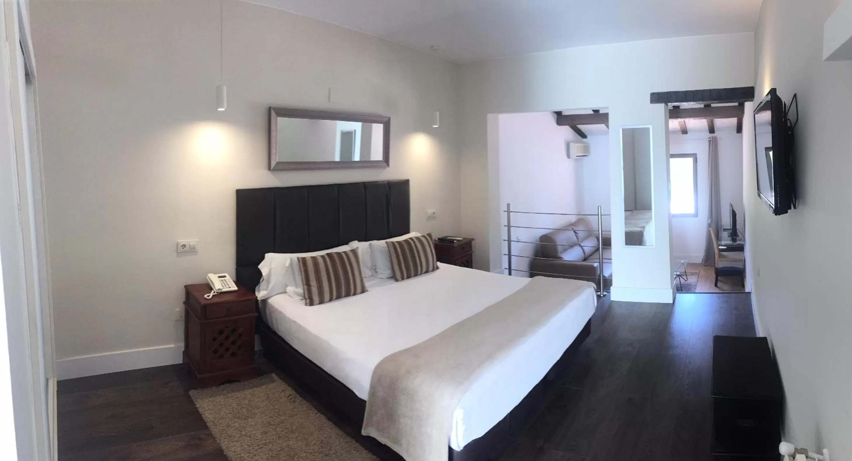 Bed in Hotel Resort Cueva del Fraile