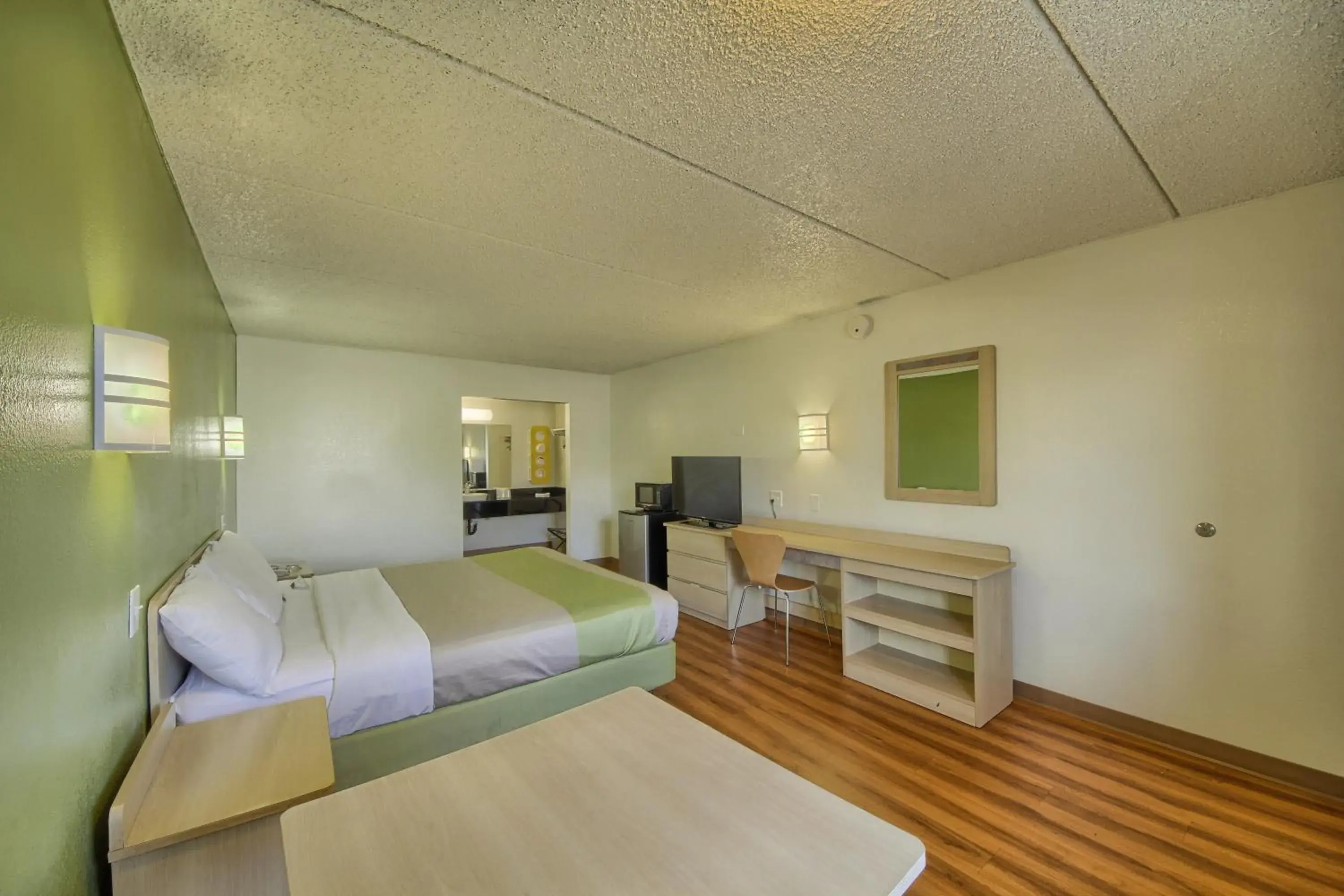 Bedroom in Motel 6-San Antonio, TX - Northwest Medical Center