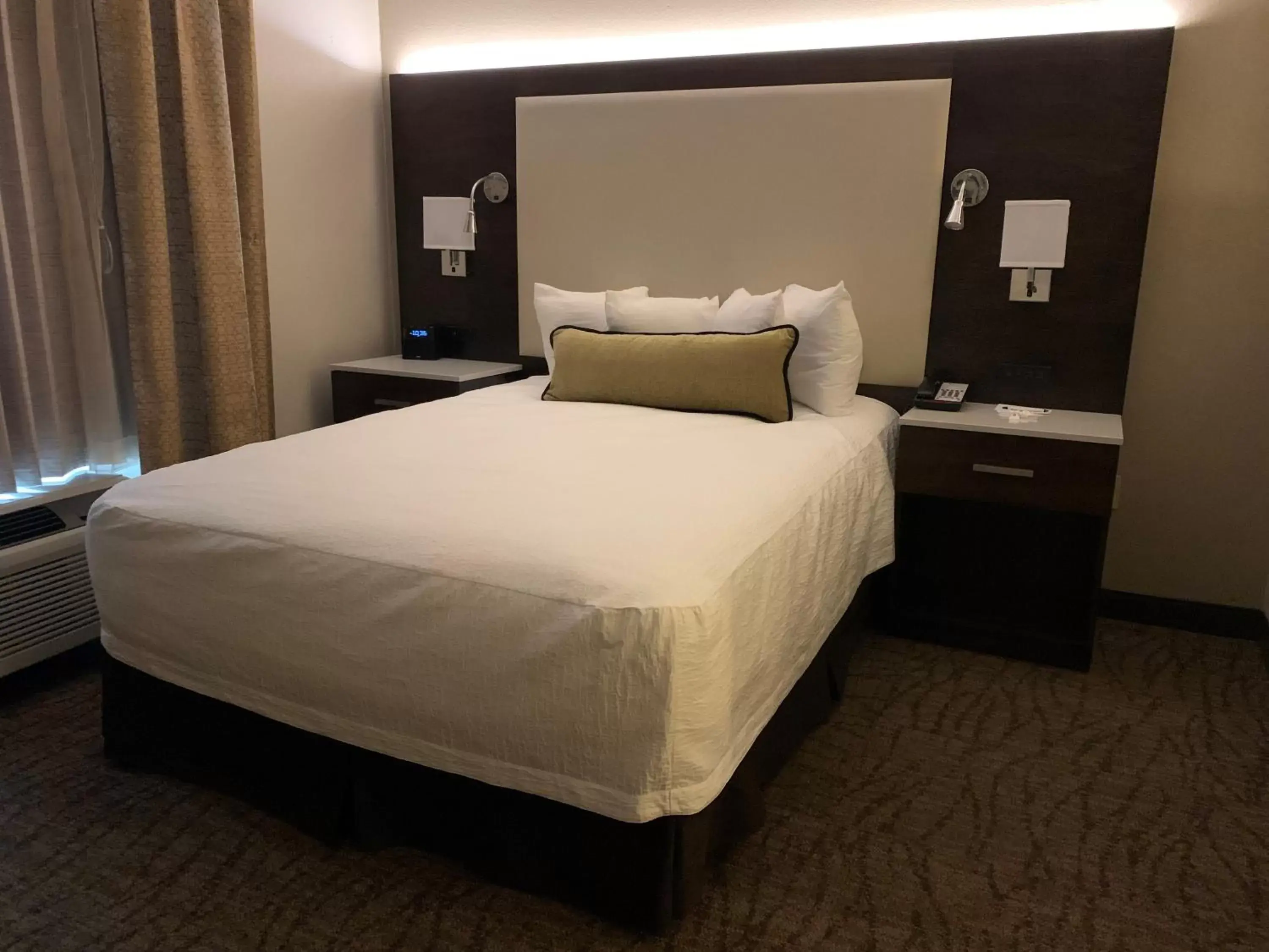 Bedroom, Bed in Best Western Premier Bridgewood Hotel Resort