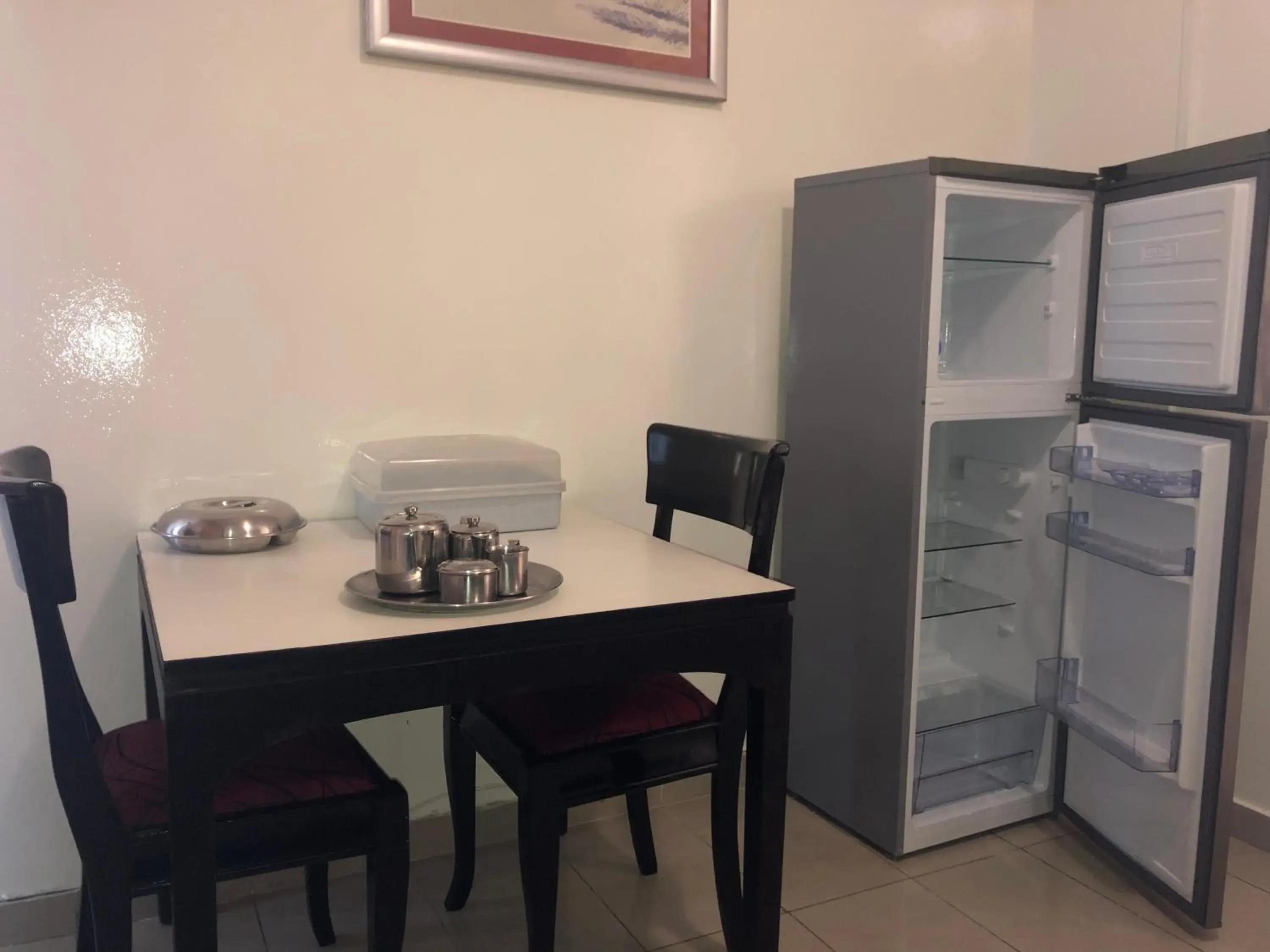 Kitchen or kitchenette, Dining Area in Coastlands Durban Self Catering Holiday Apartments