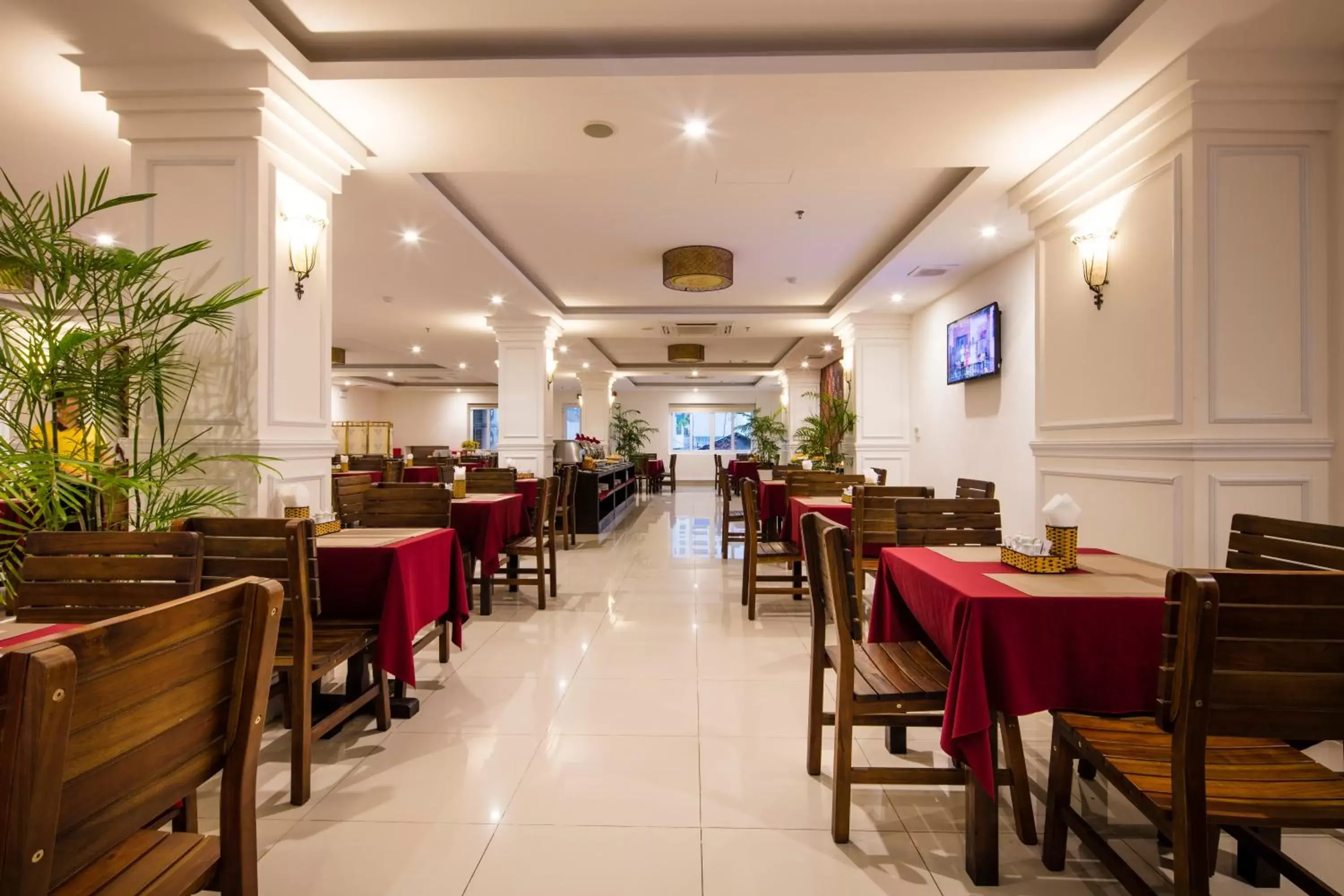 Restaurant/Places to Eat in Edele Hotel