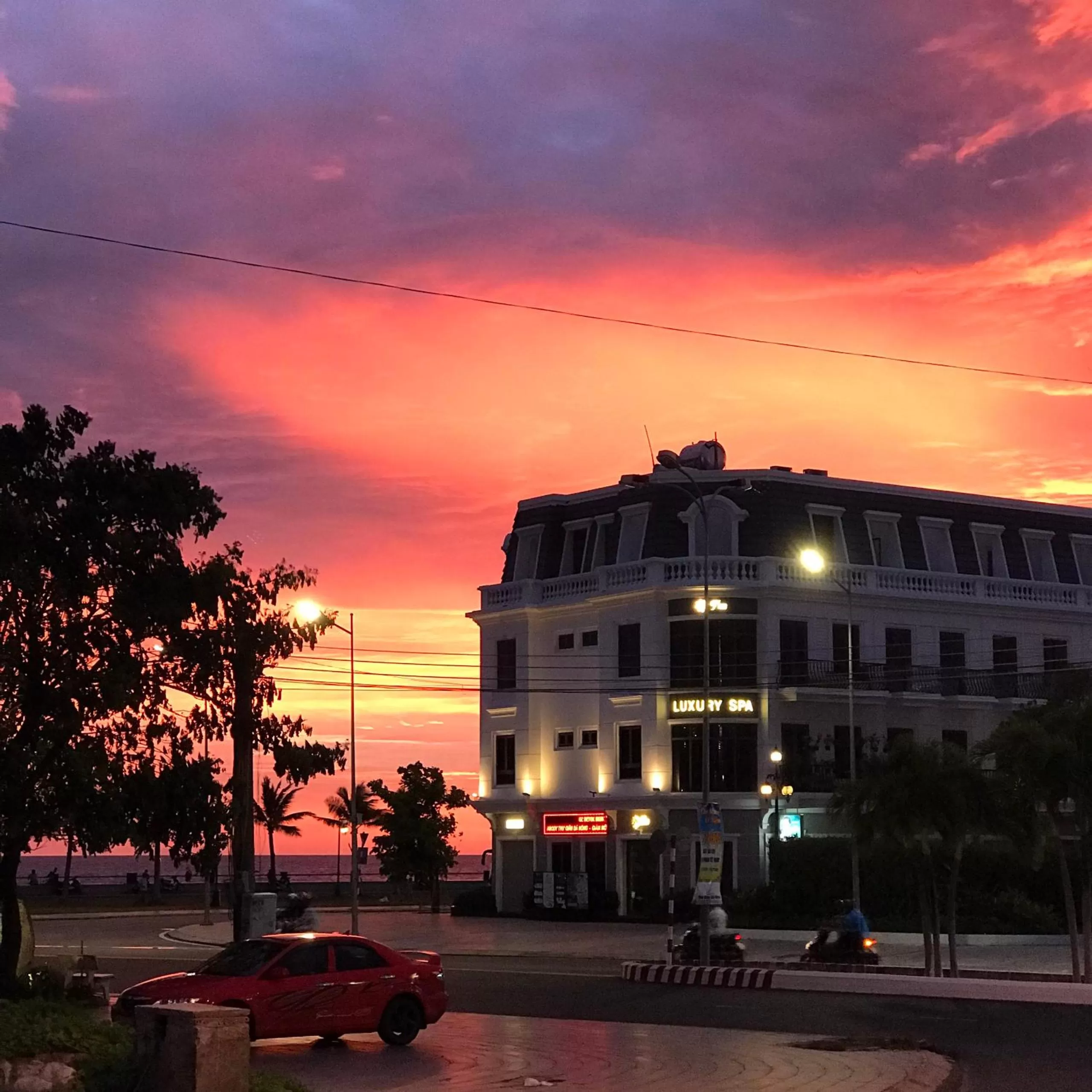 Area and facilities in STAY hostel 2 - 350m from the ferry