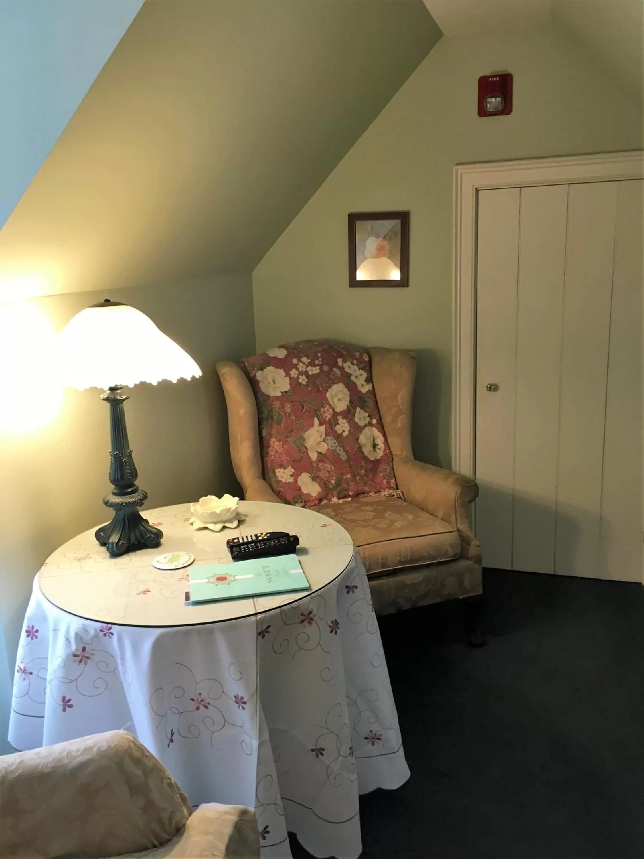 Seating Area in Parsonage Inn Bed and Breakfast
