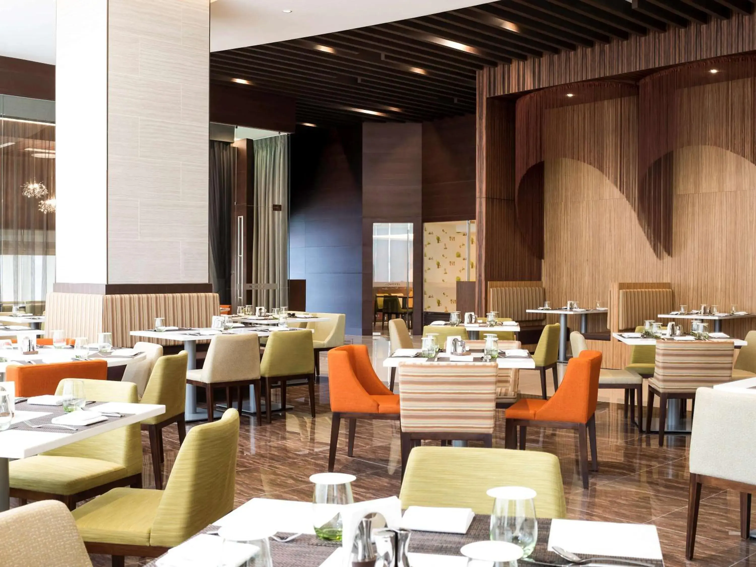 Restaurant/Places to Eat in Novotel Ambassador Suwon Hotel