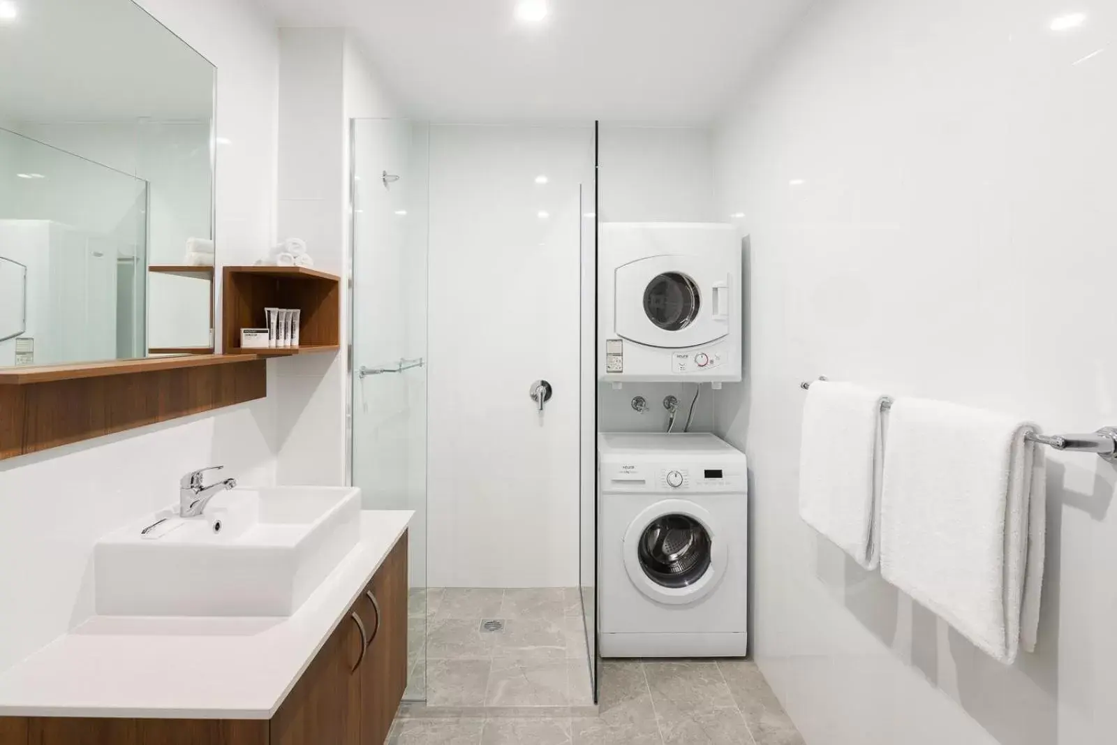 Bathroom in Abode Malua Bay