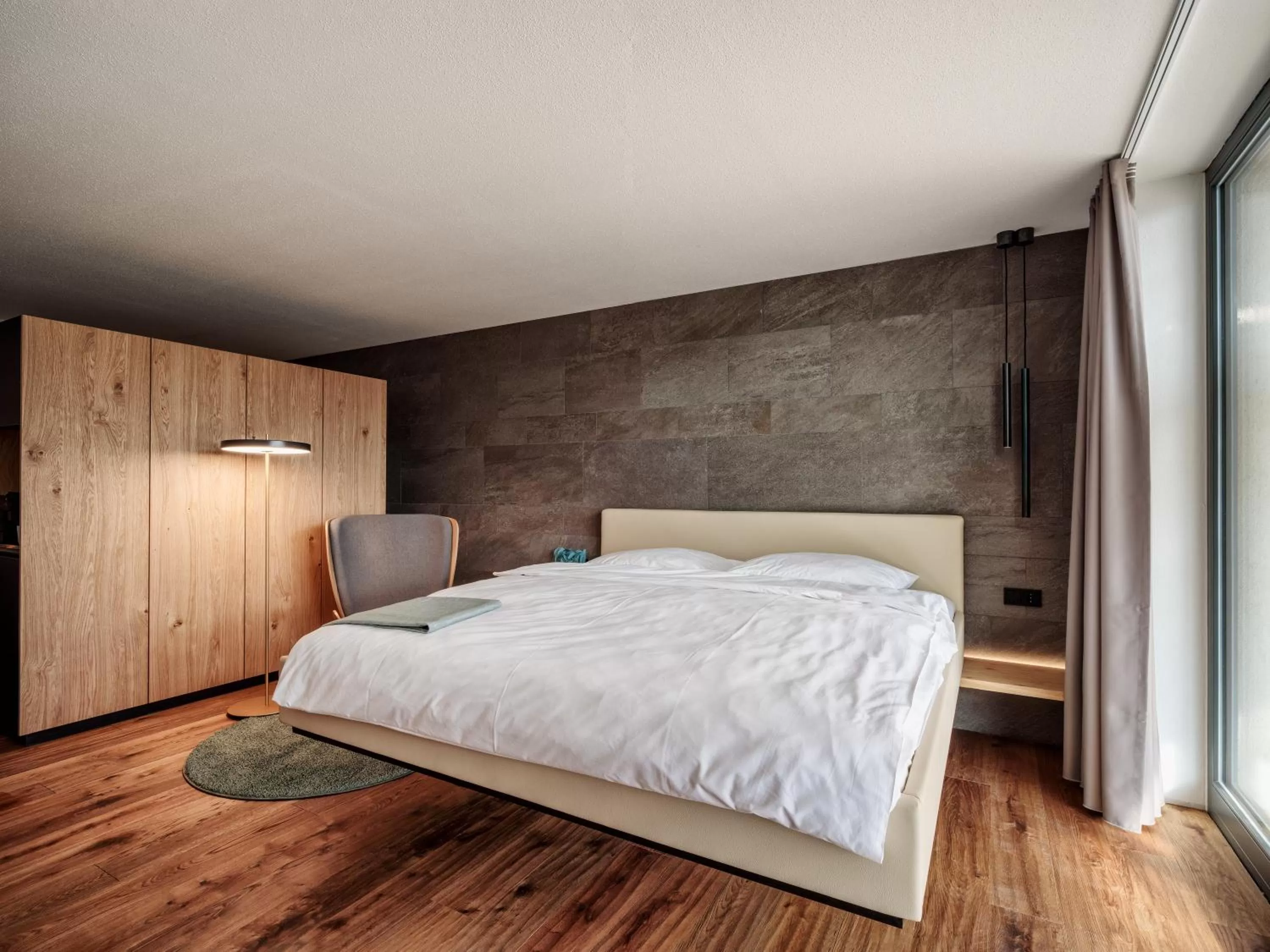 Bed in Romantik Hotel Hirschen