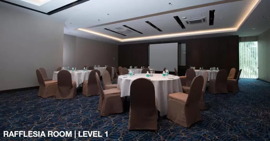 Business facilities in Astana Wing - Riverside Majestic Hotel