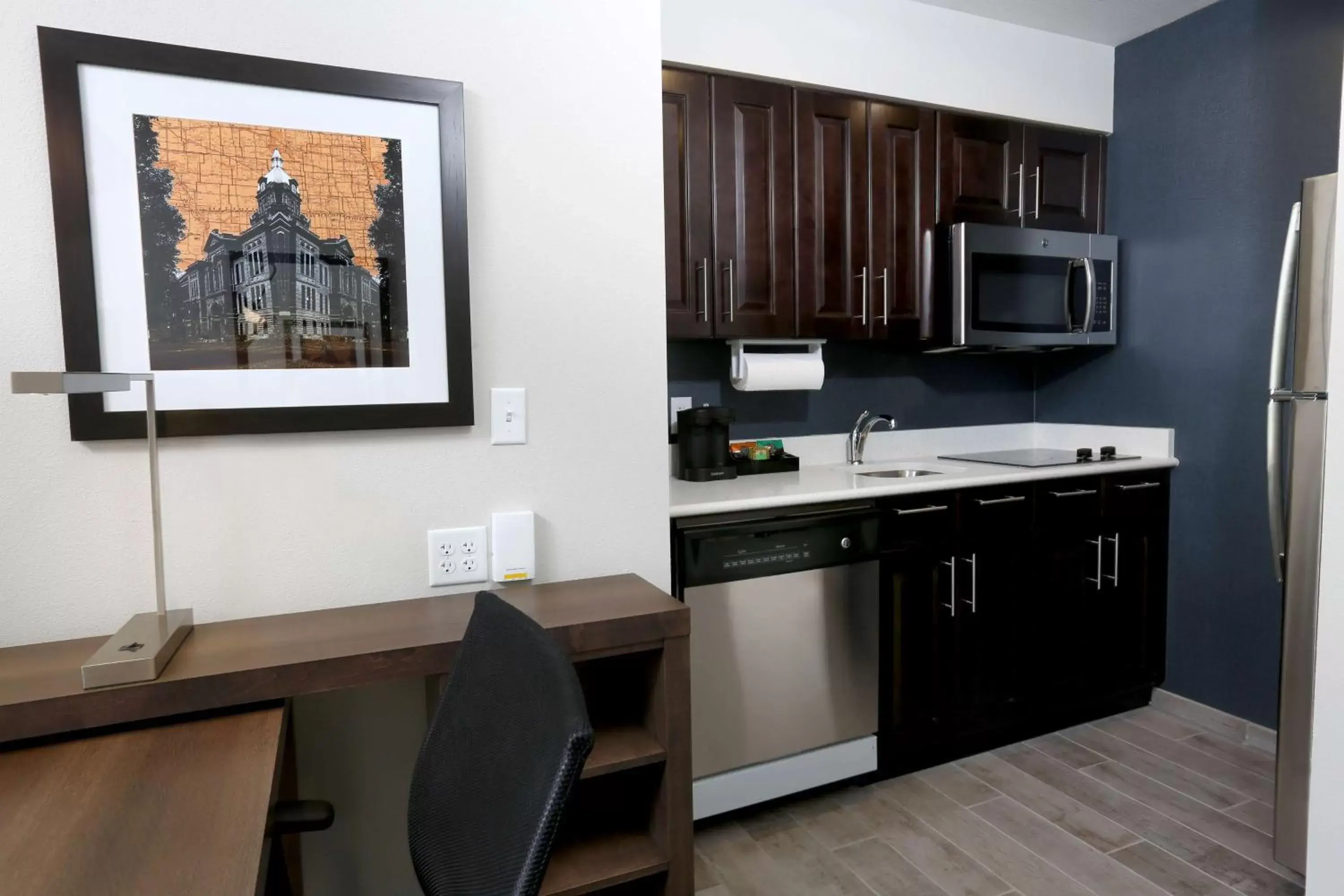 Bedroom, Kitchen/Kitchenette in Homewood Suites By Hilton West Fargo/Sanford Medical Center