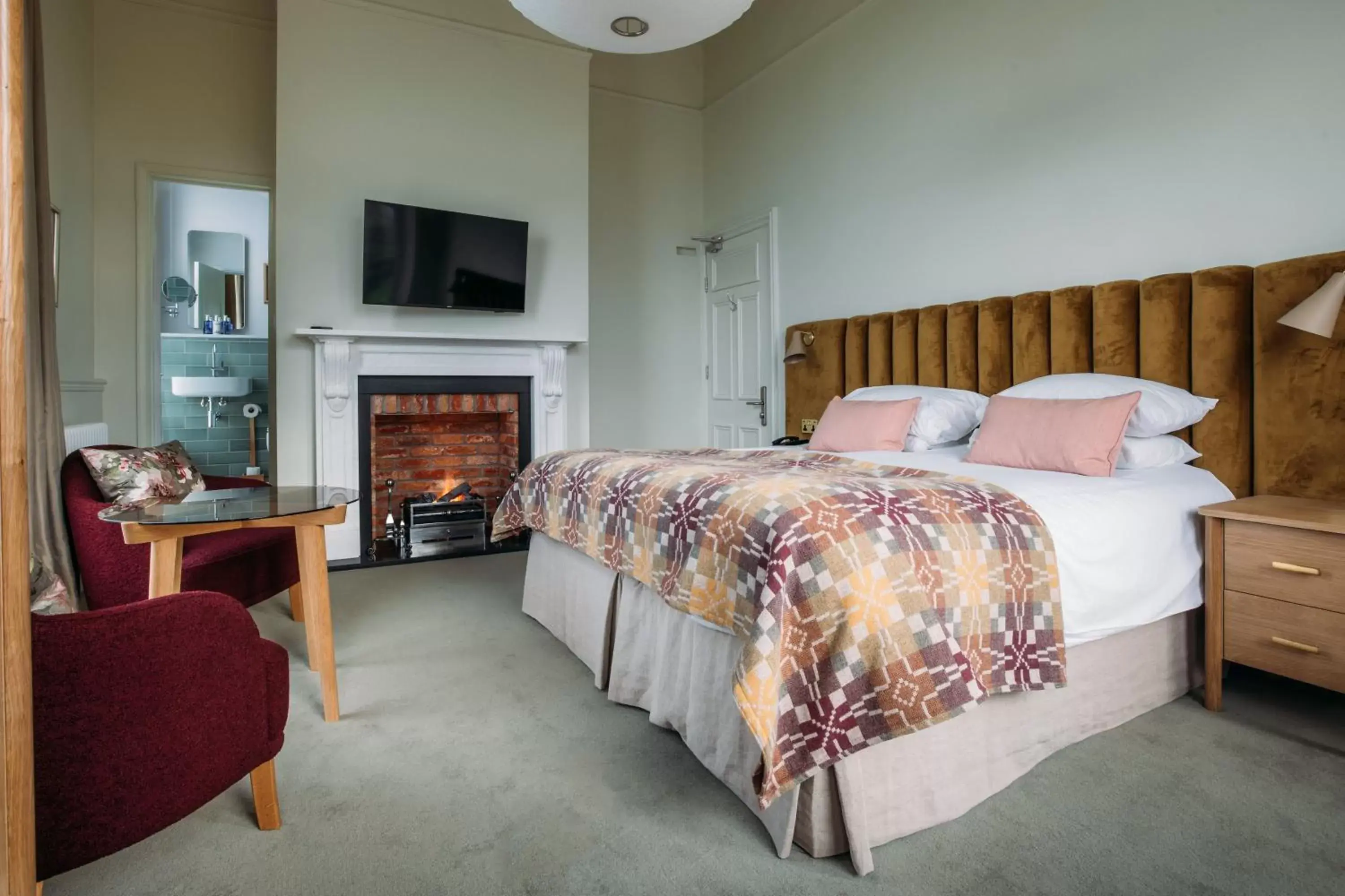 Three-Bedroom Suite - single occupancy in Polurrian on the Lizard Three-Bedroom Suite - single occupancy in Polurrian on the Lizard