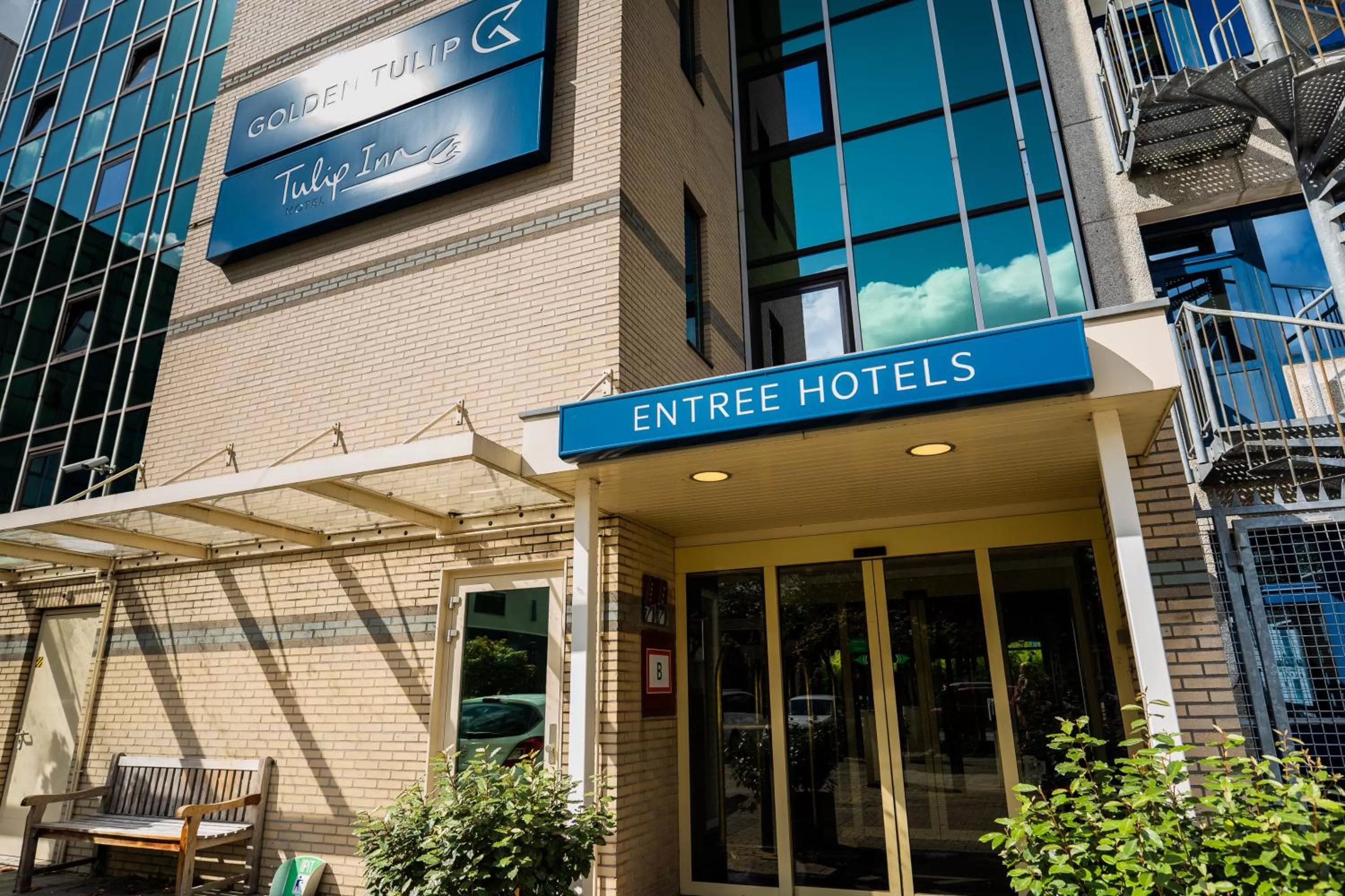 Property logo or sign in Tulip Inn Leiden Centre