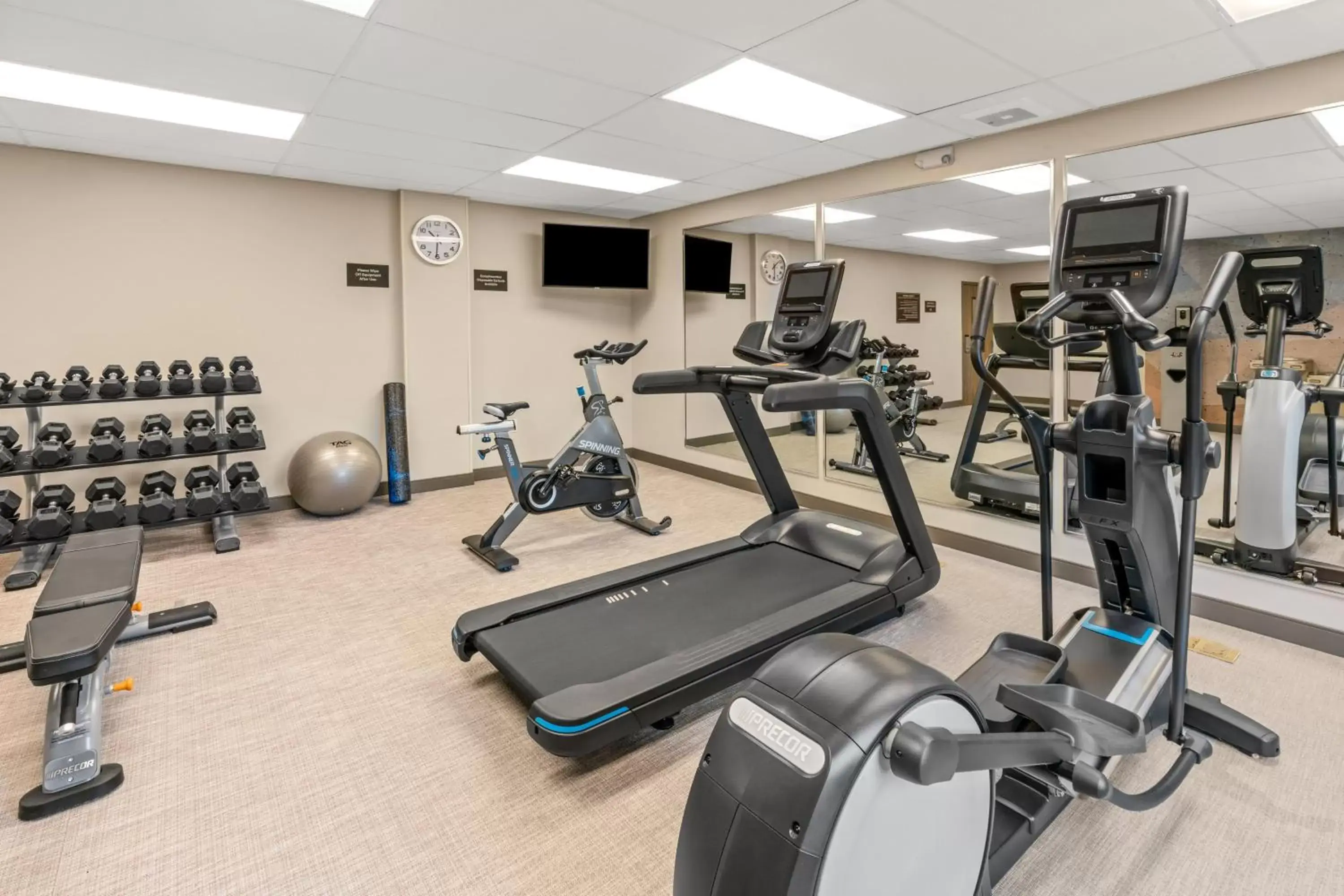 Spa and wellness centre/facilities, Fitness Center/Facilities in Candlewood Suites Sumner Puyallup Area, an IHG Hotel