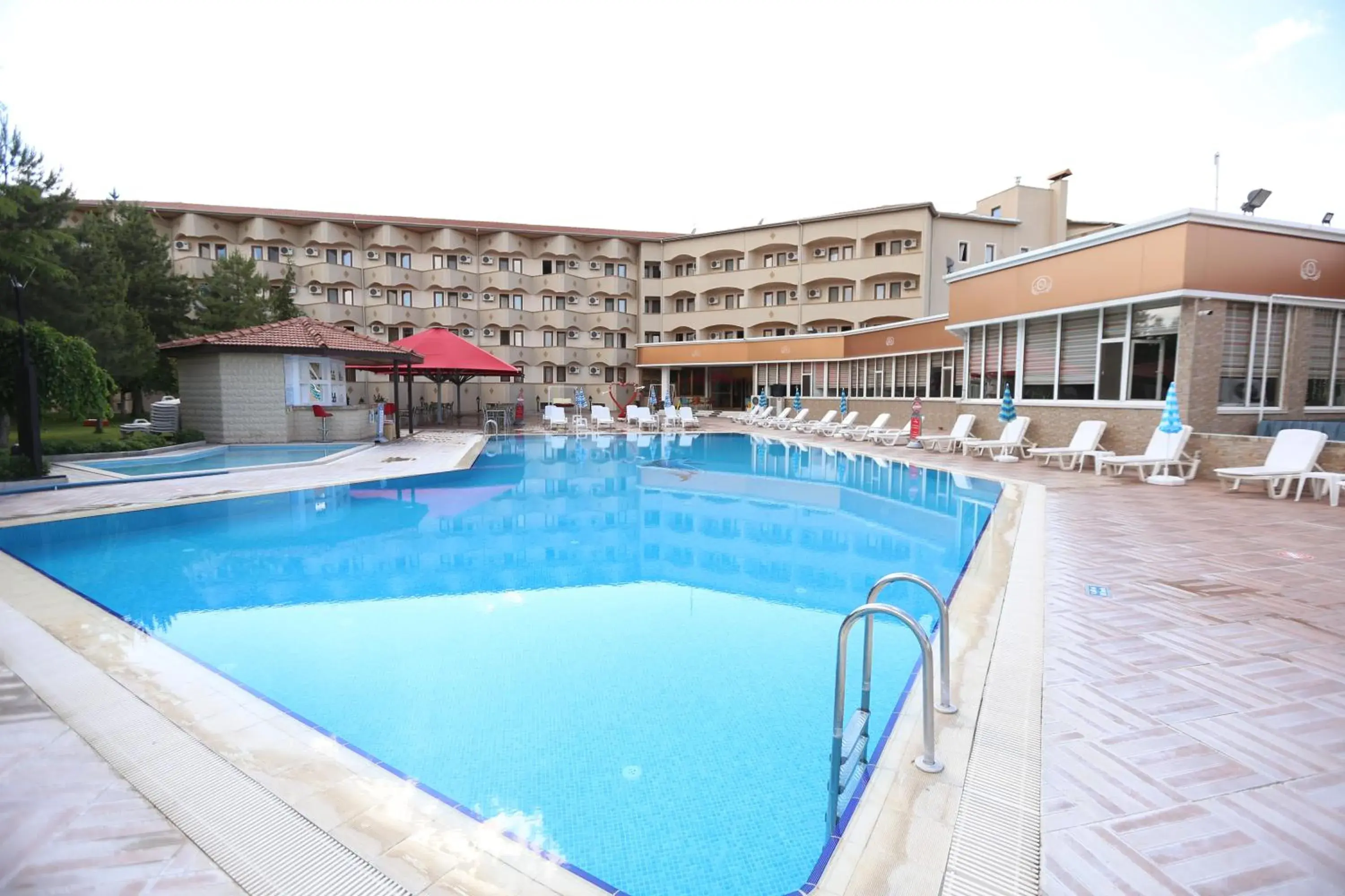 Swimming Pool in SIGNATURE GARDEN AVANOS Hotel & SPA
