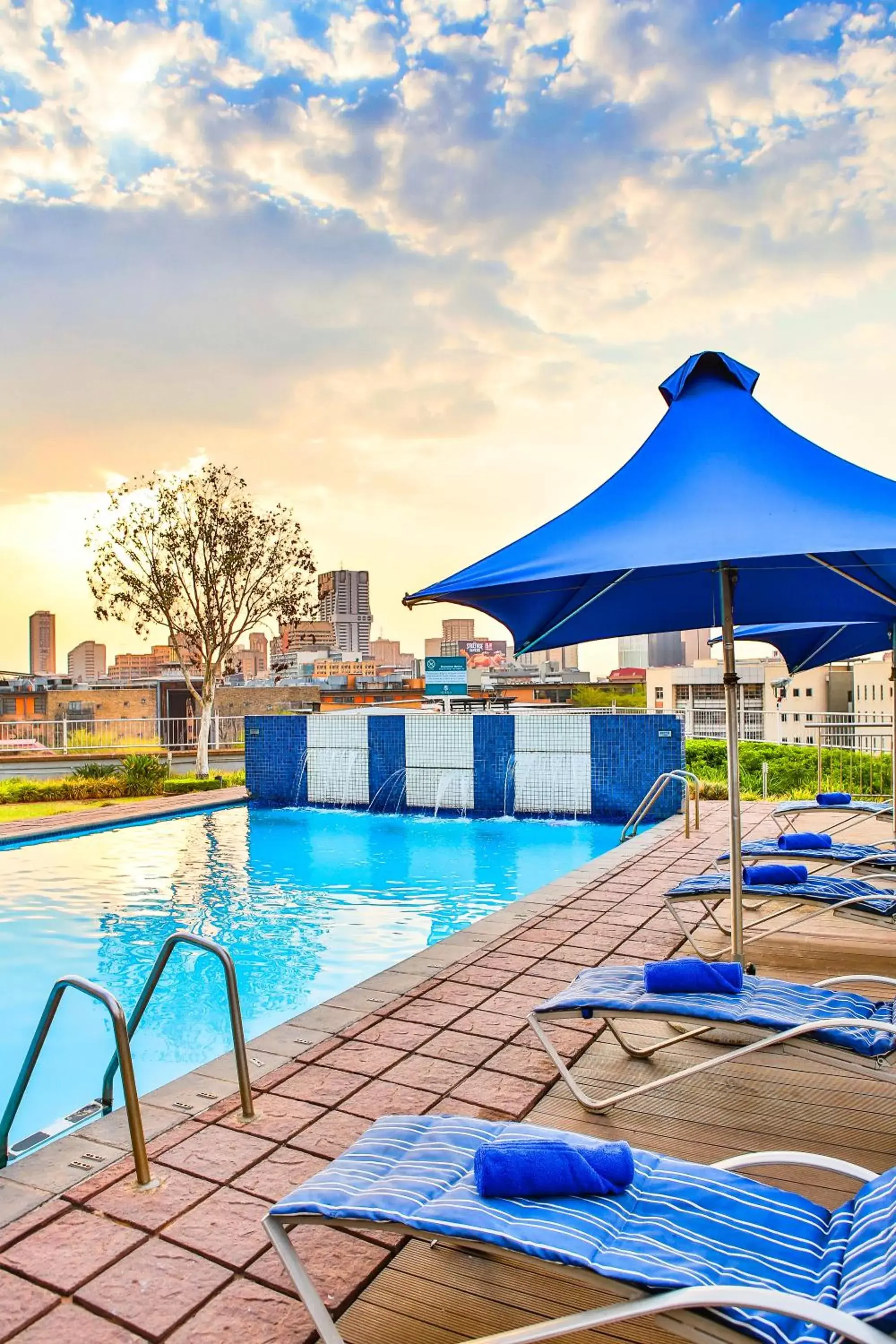 Swimming Pool in RH Hotel Pretoria