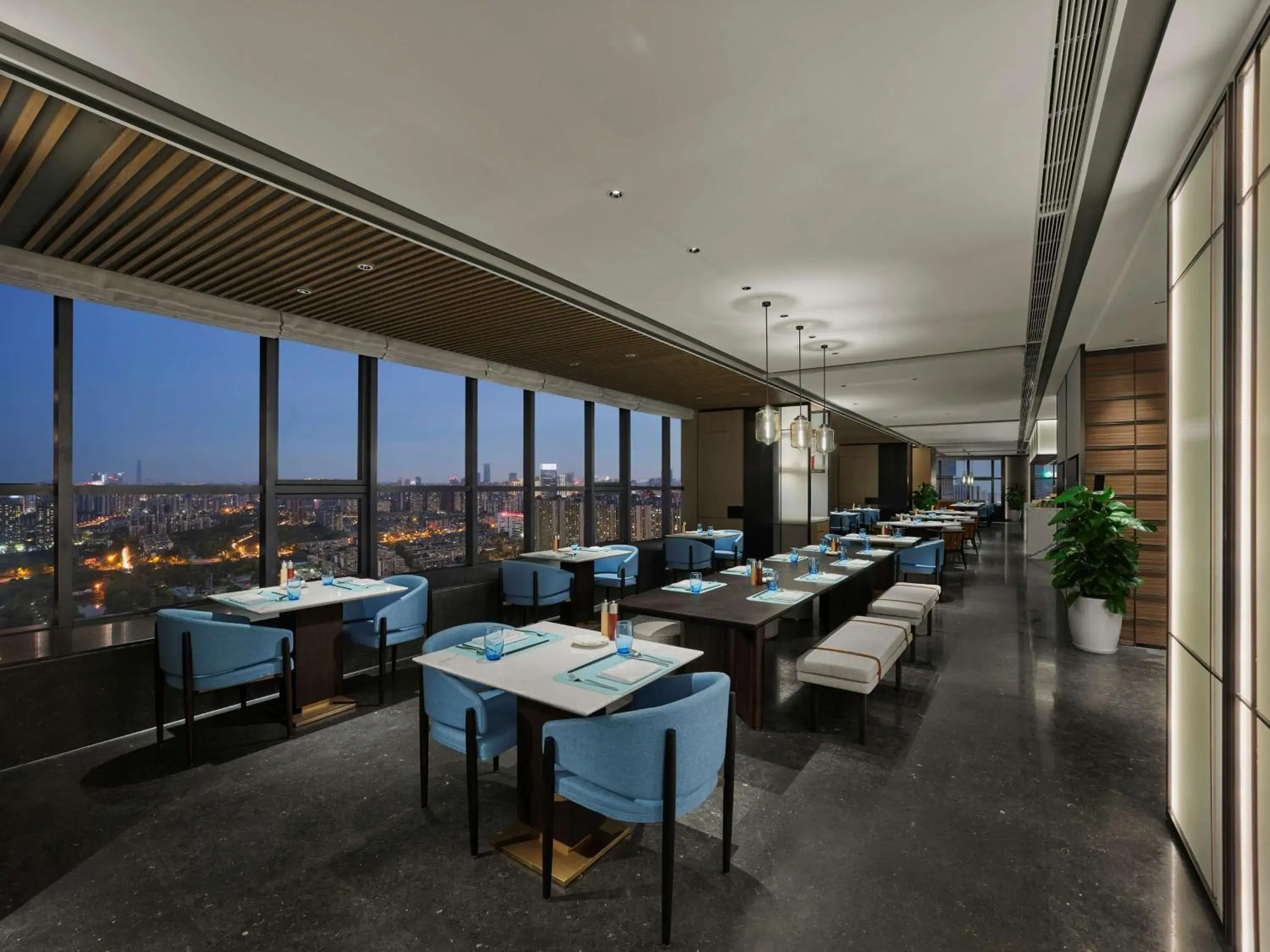 Restaurant/Places to Eat in DoubleTree By Hilton Chengdu Riverside