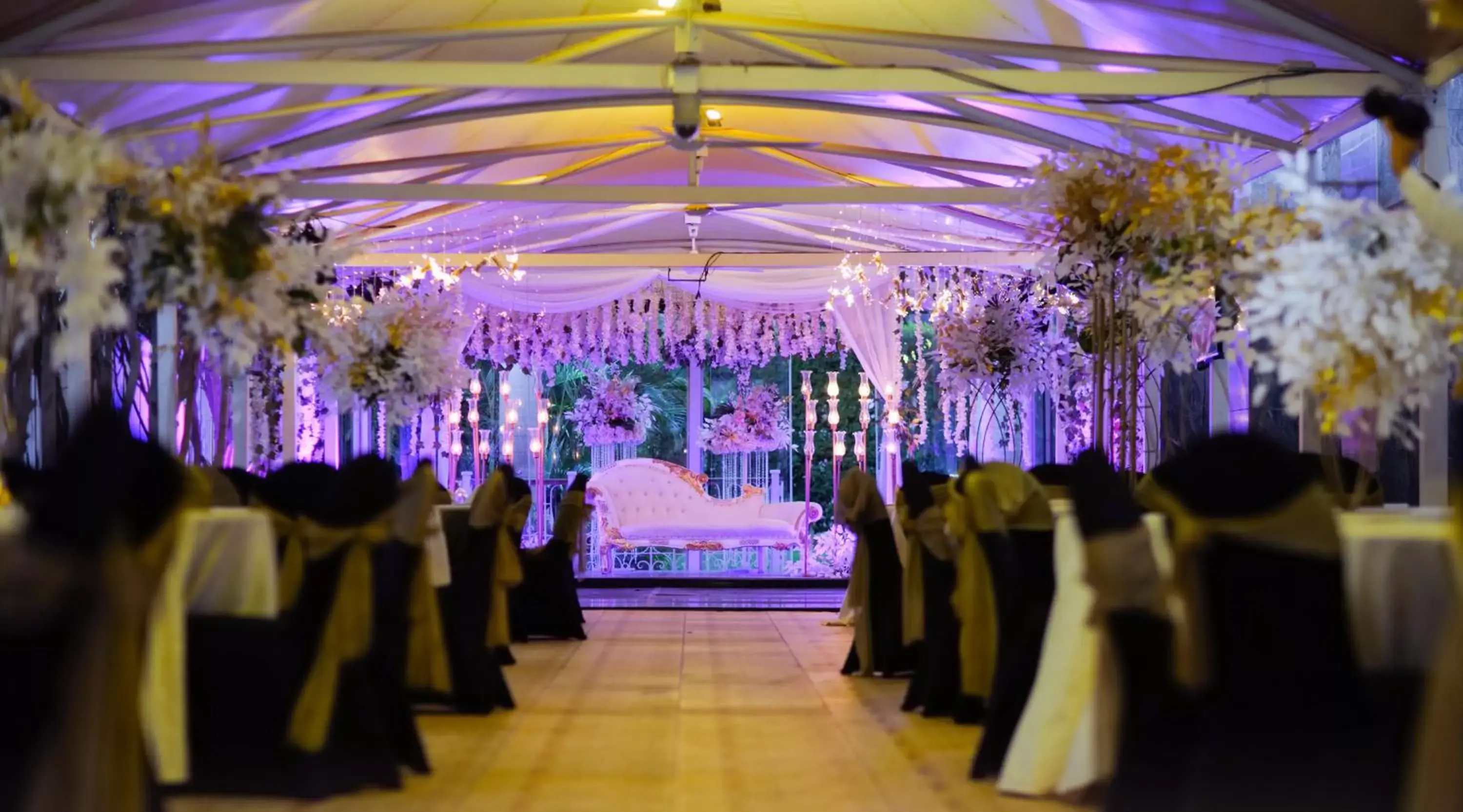 Restaurant/places to eat in Triumph Plaza Hotel Restaurant/places to eat in Triumph Plaza Hotel