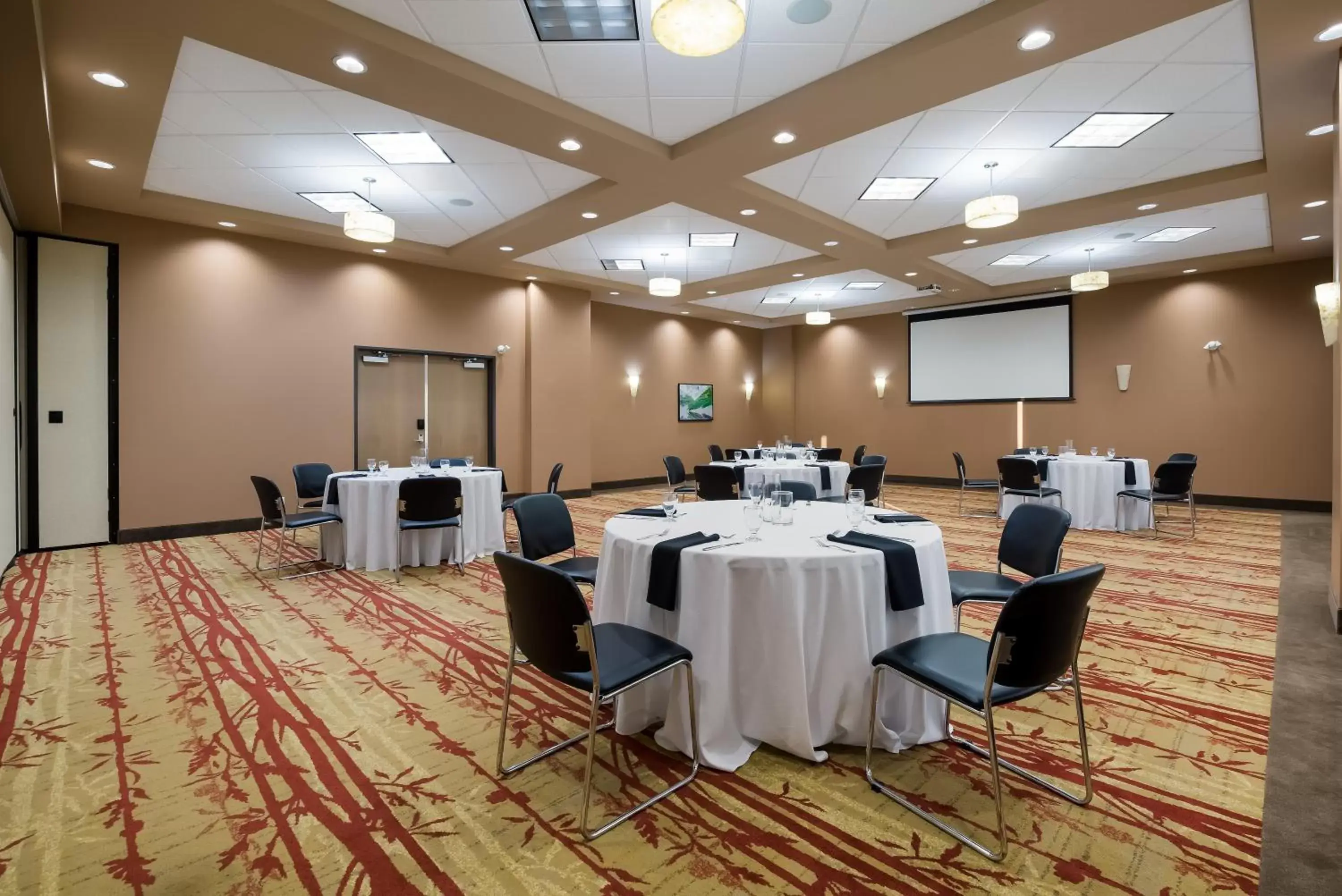 Meeting/conference room in Hotel 11 by Sonesta