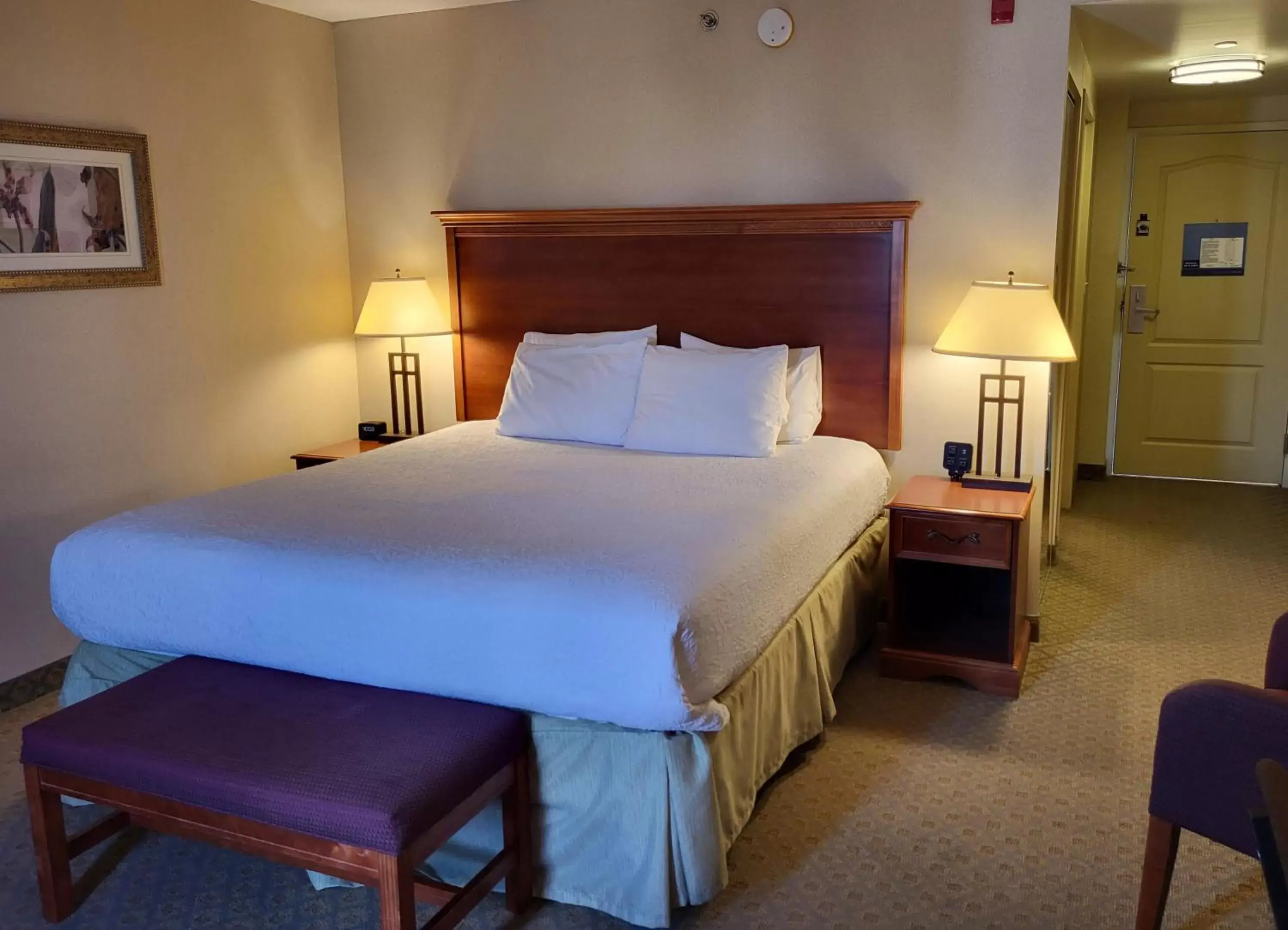 Bedroom, Bed in Kitchener Inn & Suites