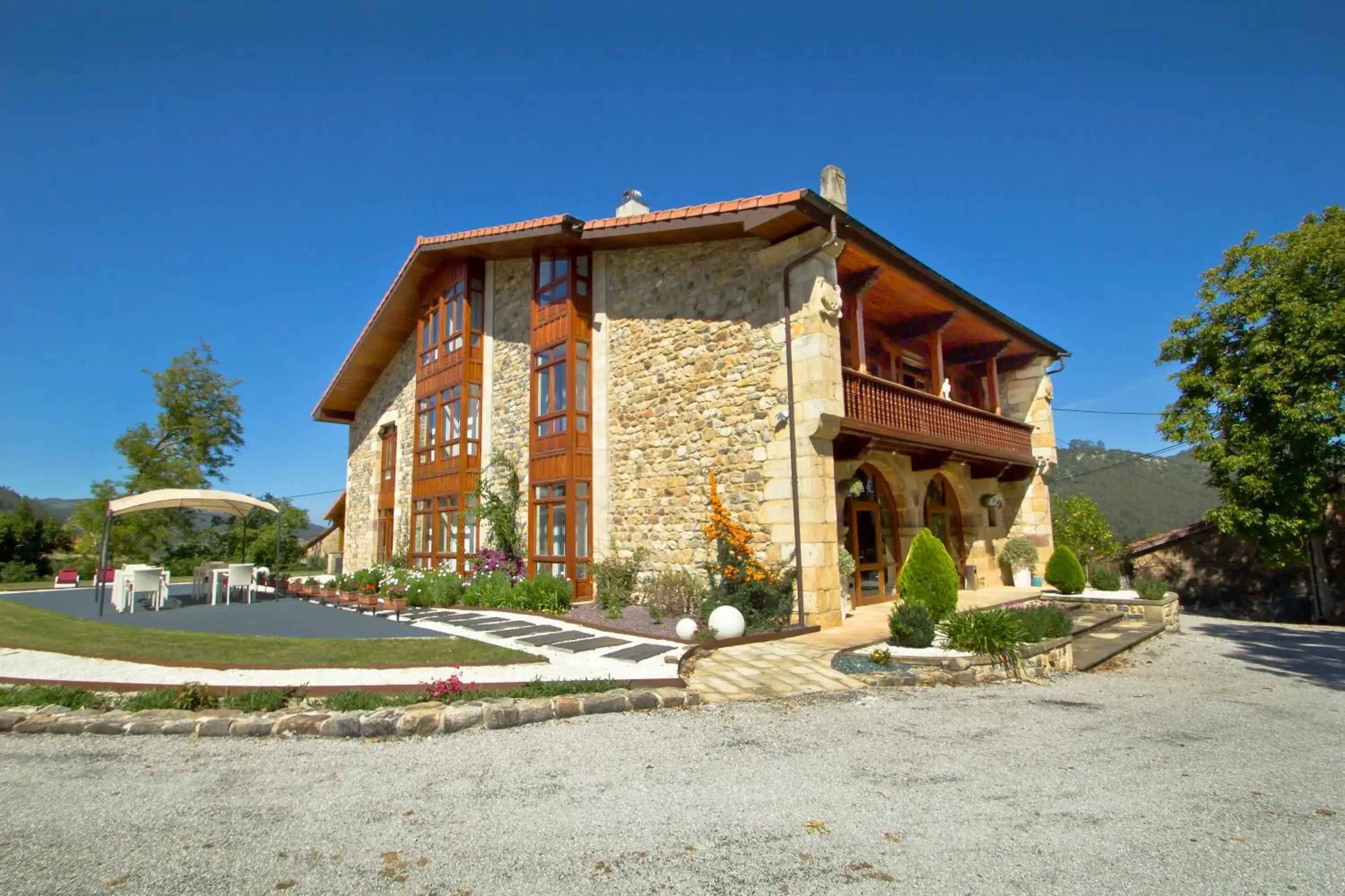 Facade/entrance, Property Building in Villa Arce Hotel