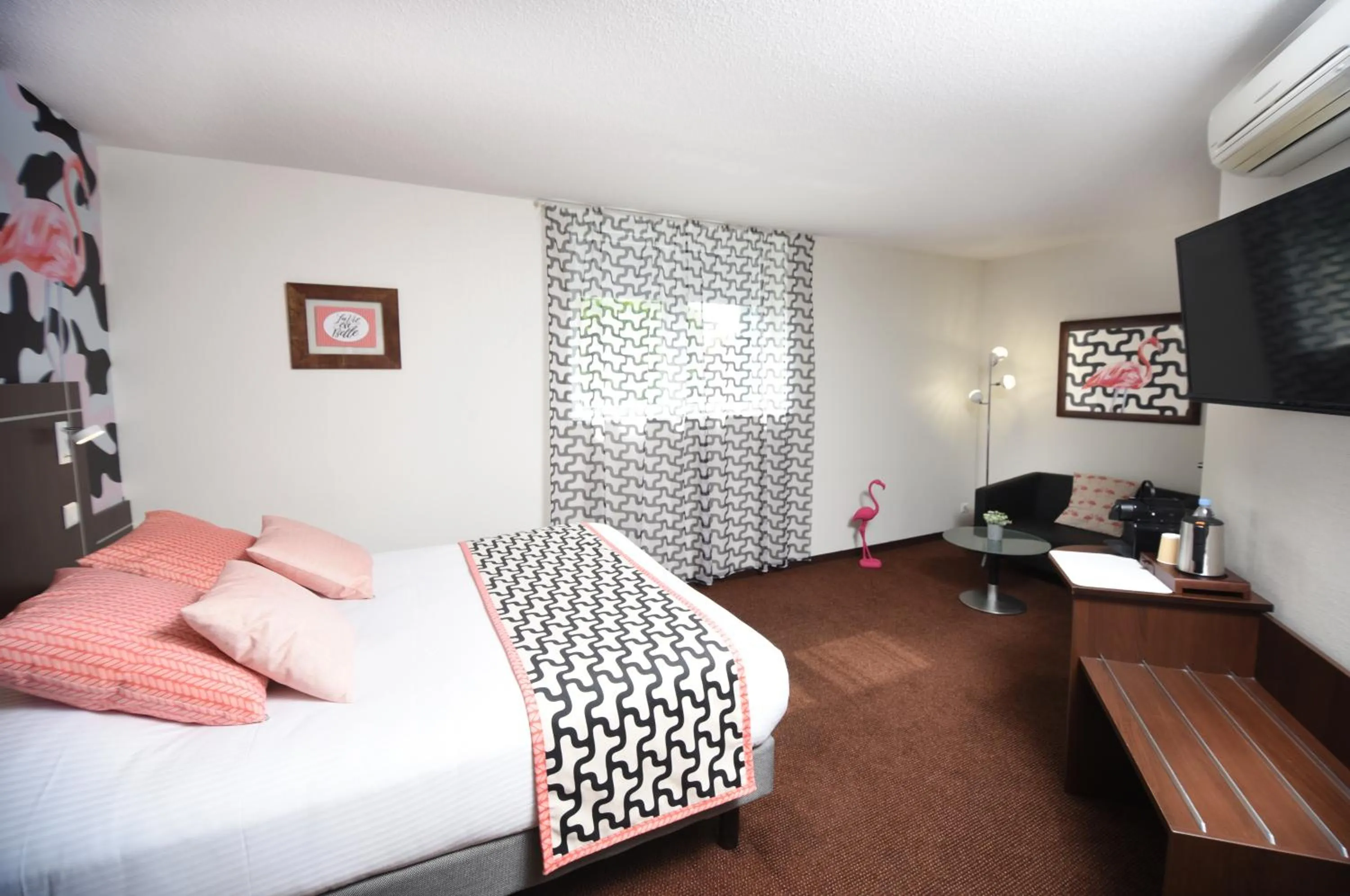 Bed in Logis Boutique Hotel Novalis