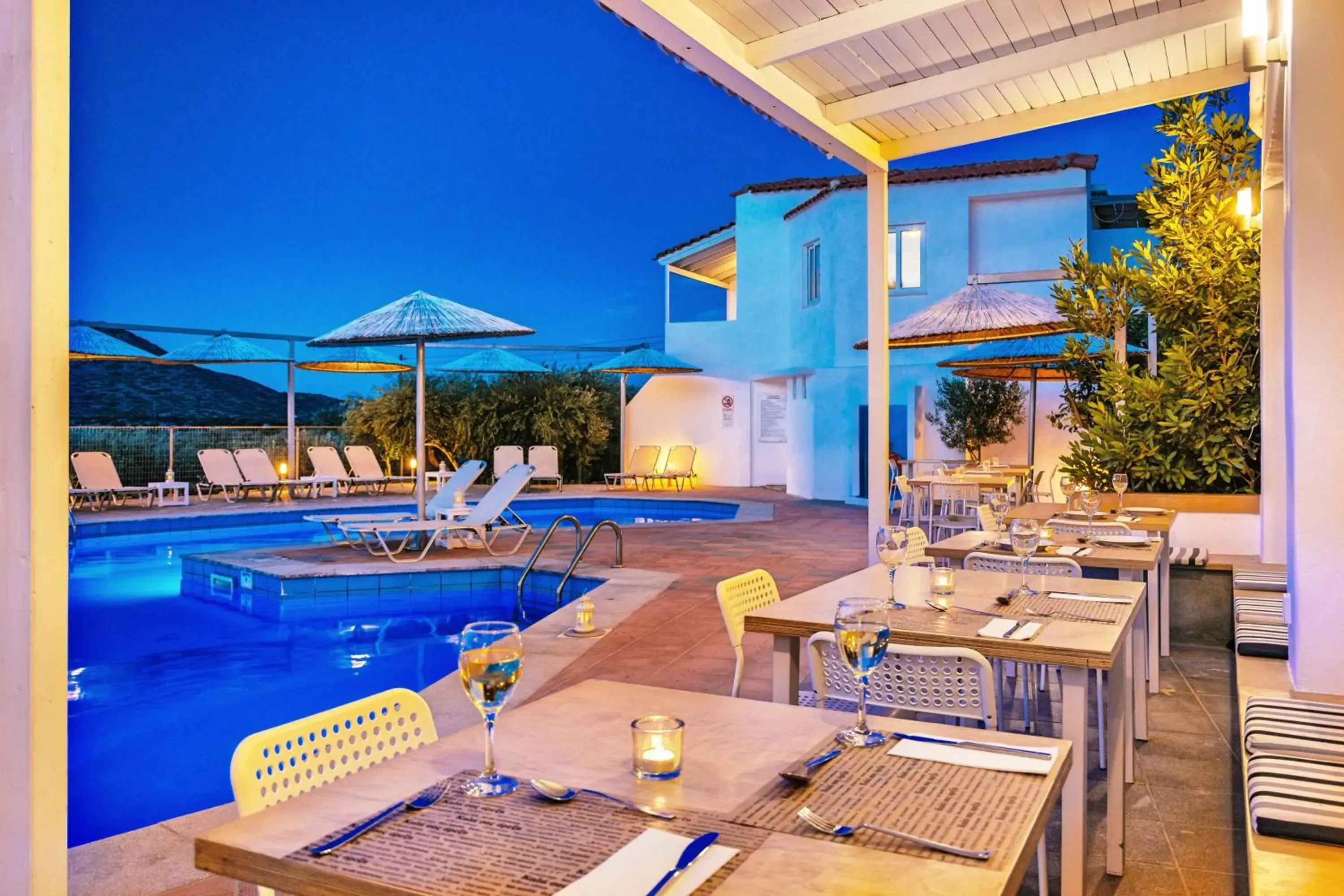 Restaurant/places to eat, Swimming Pool in Elounda Krini Hotel