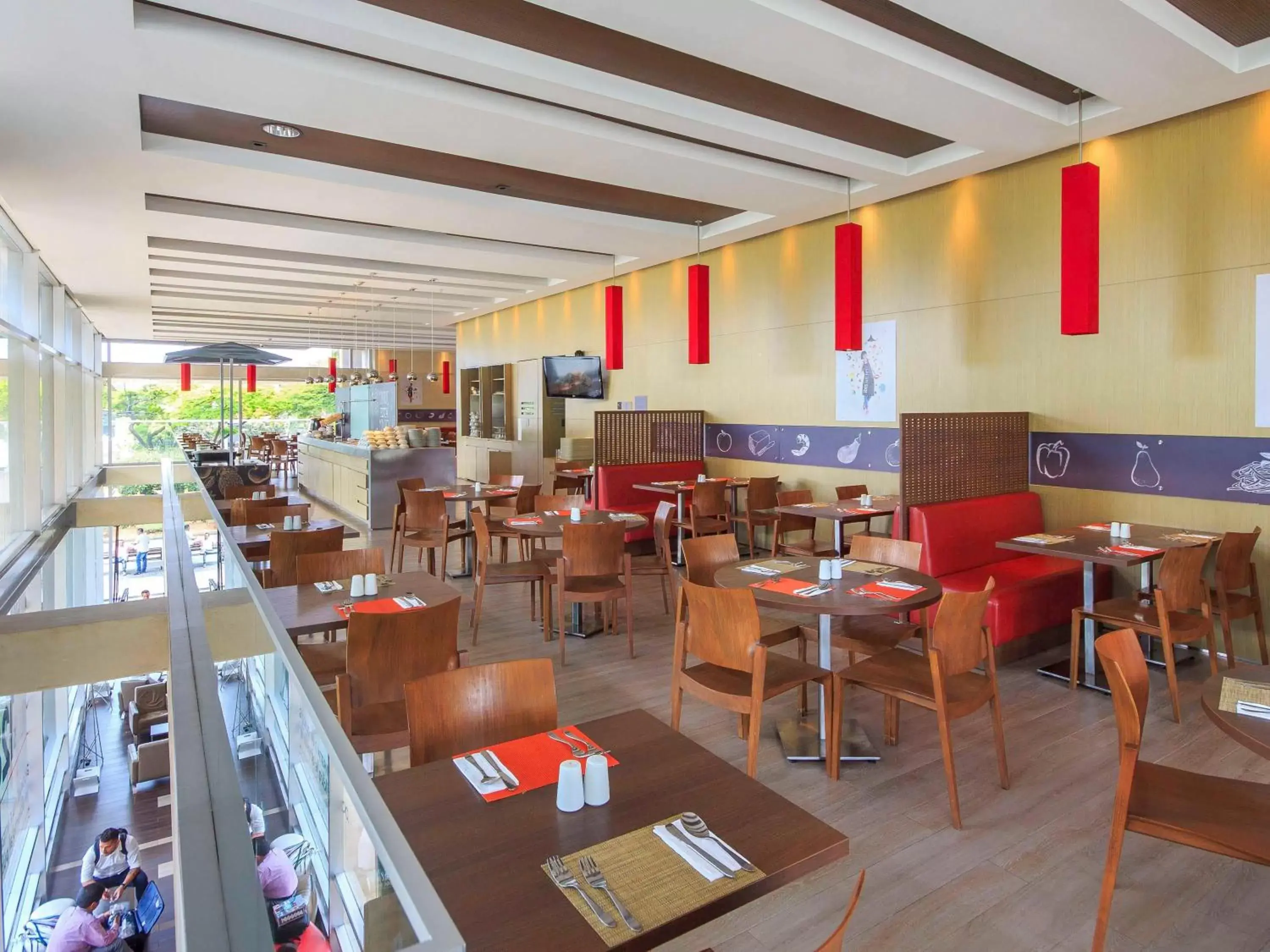 Restaurant/Places to Eat in ibis Medellin