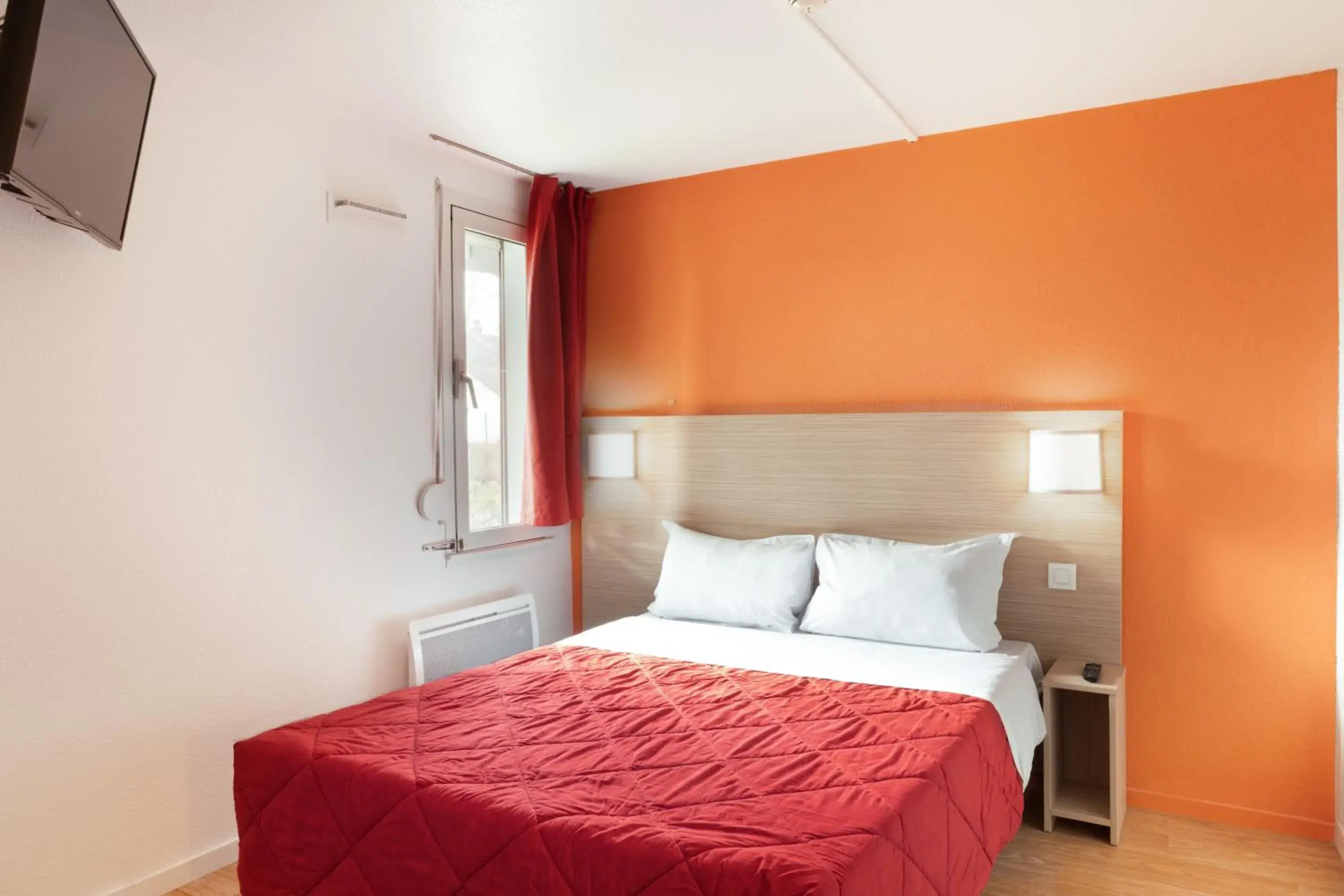 Photo of the whole room, Bed in Premiere Classe Meaux Nanteuil Les Meaux