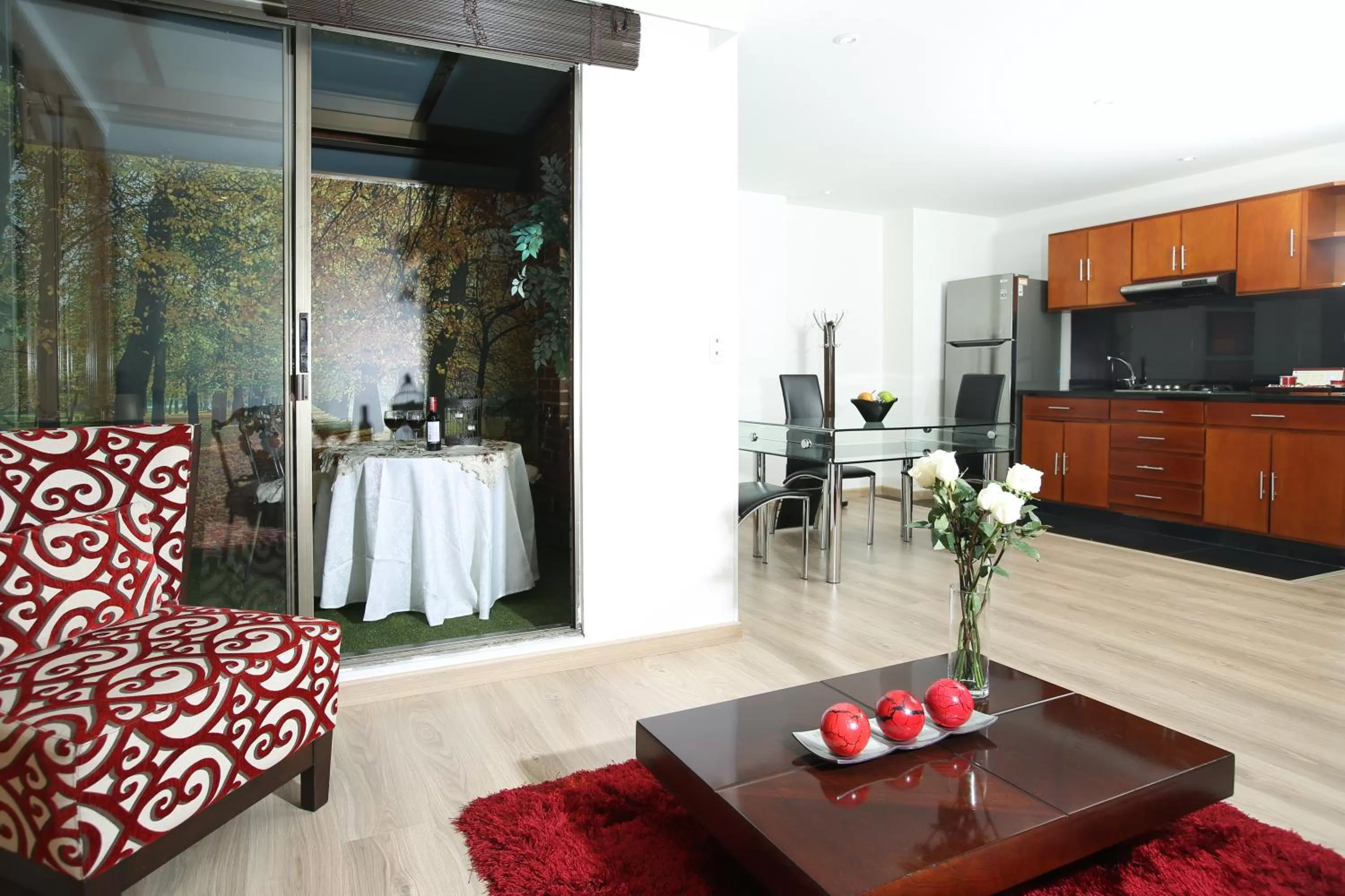 Food and drinks in Hotel Suites 108