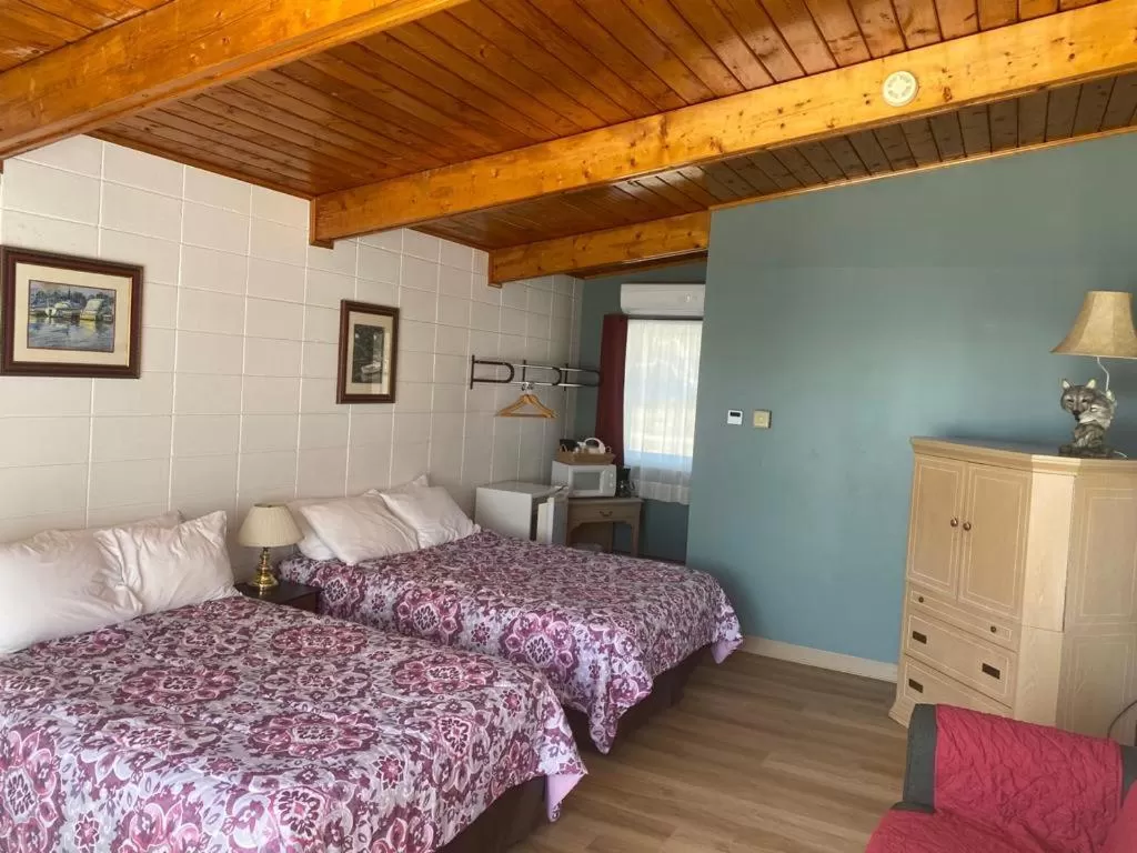 Standard Family Room in Huron Sands Motel and Restaurant