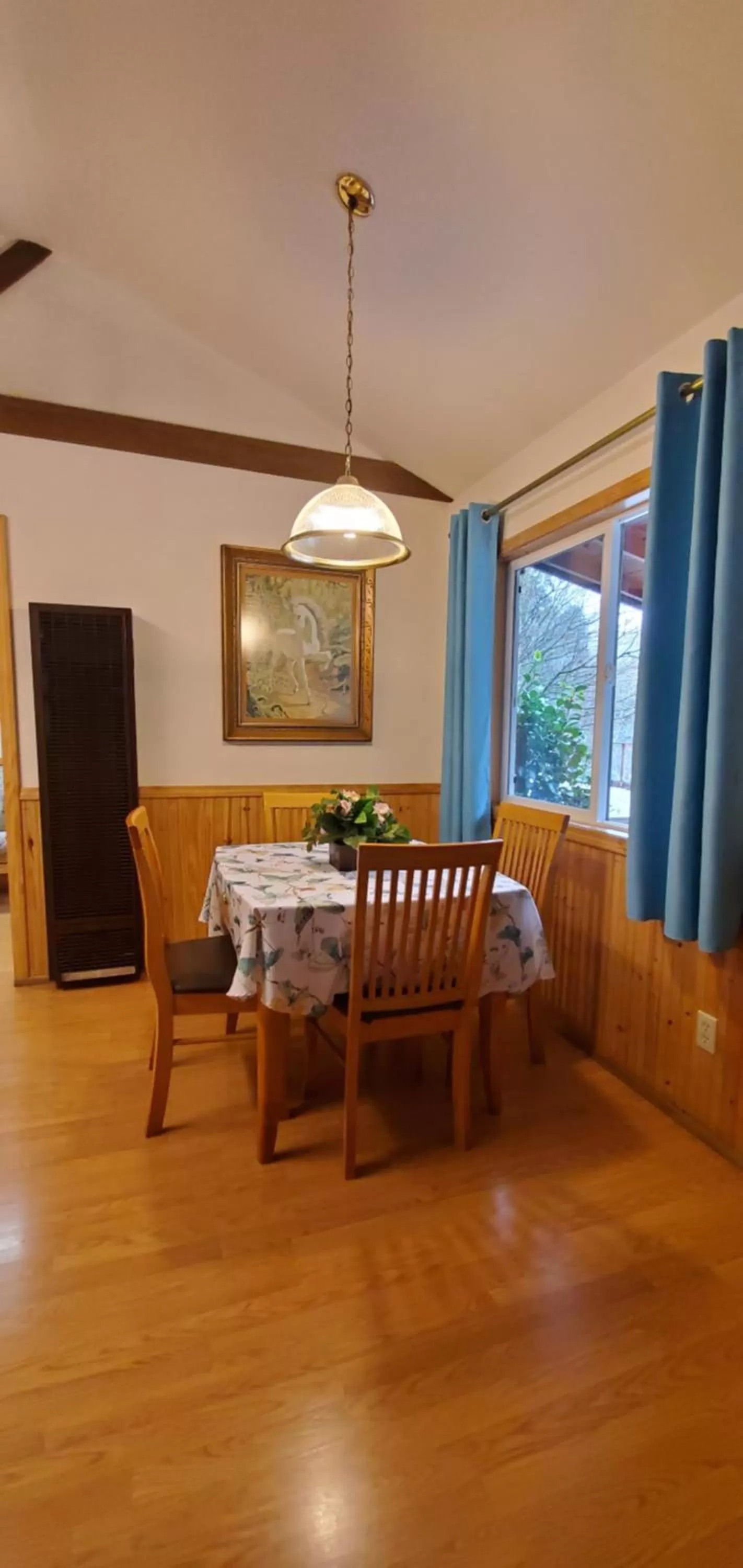 Seating area, Dining Area in Fern River Resort