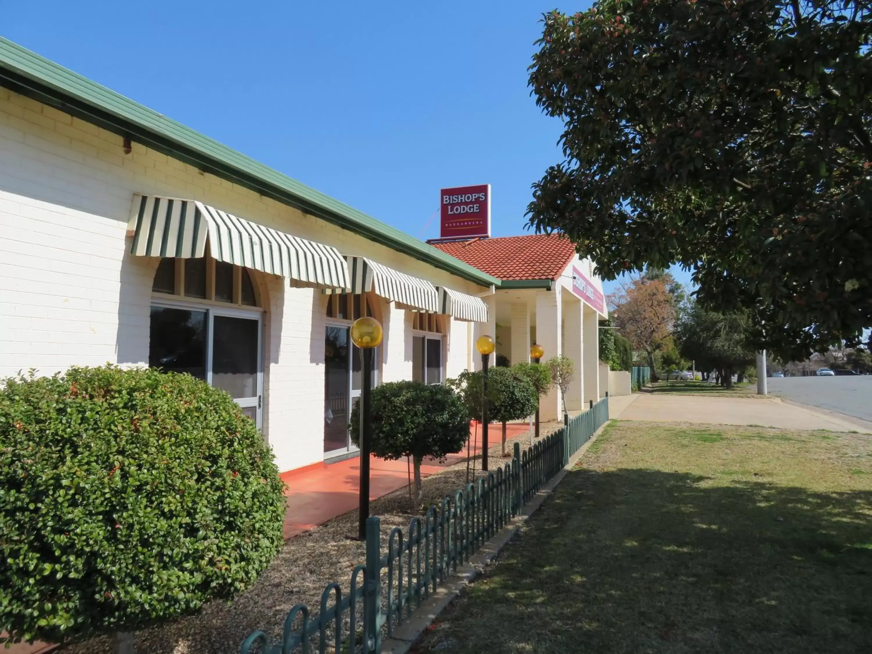 Facade/entrance, Property Building in Bishops Lodge Narrandera