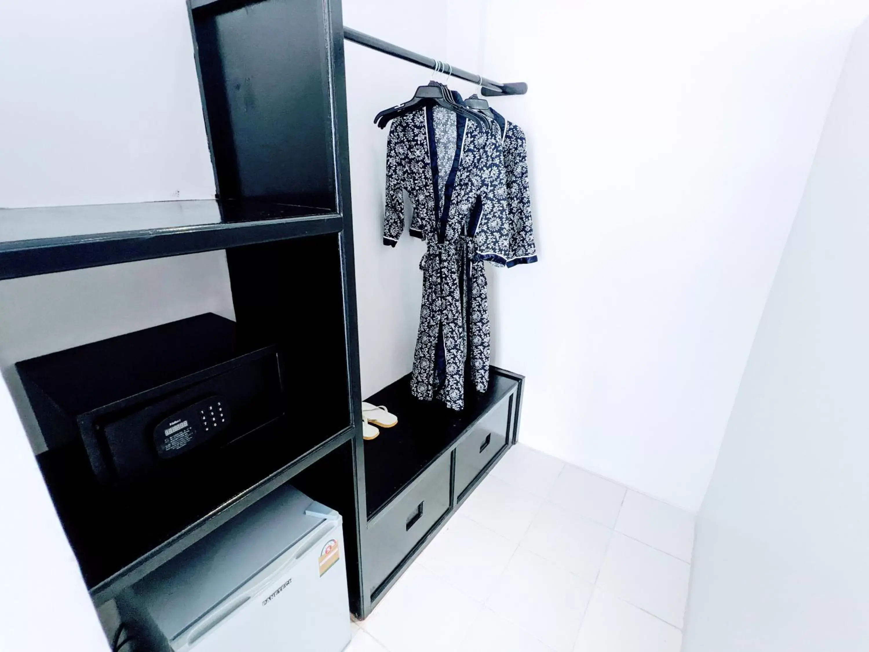 wardrobe, TV/Entertainment Center in Mary Beach Hotel & Resort