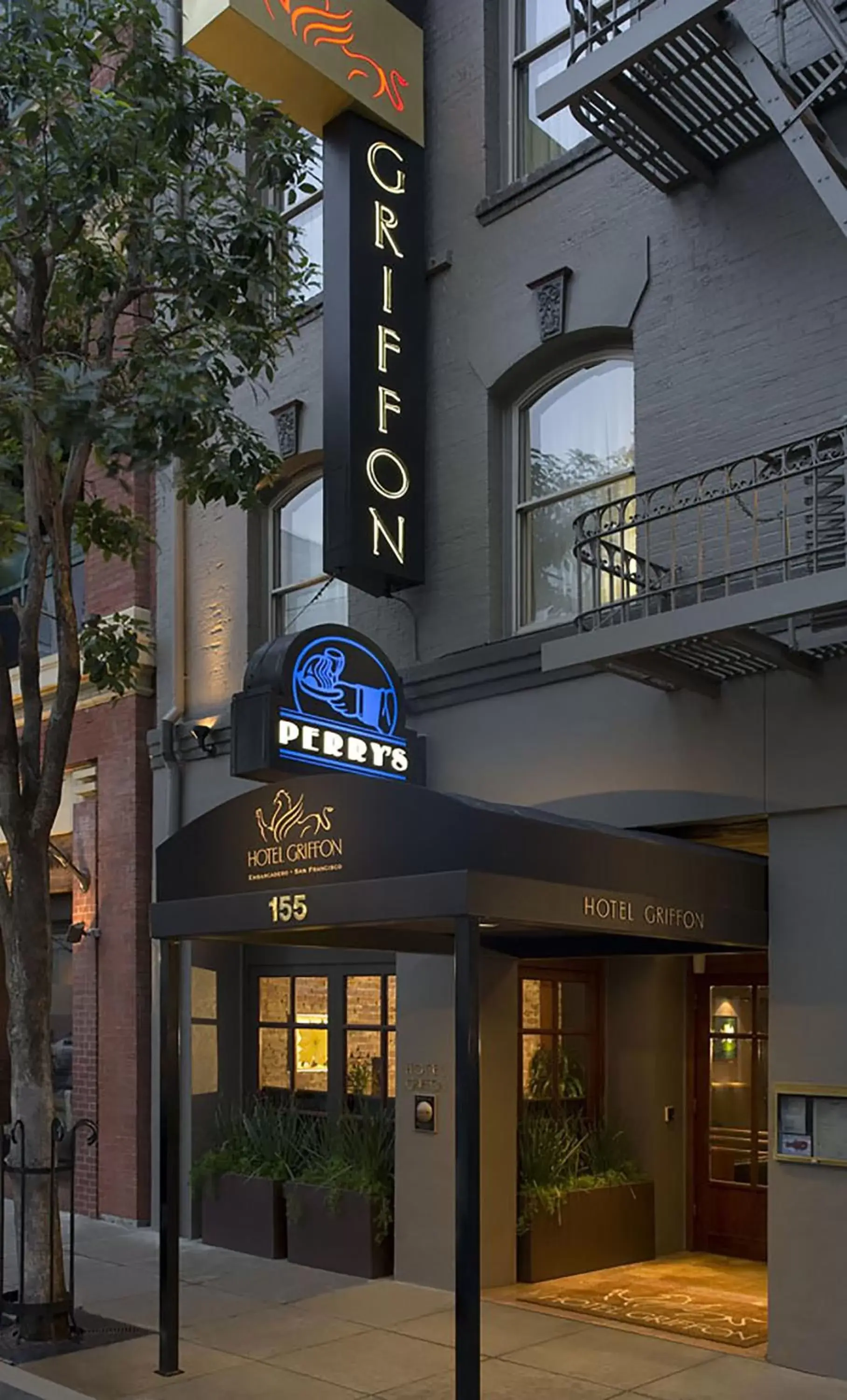 Facade/entrance, Property Building in Hotel Griffon