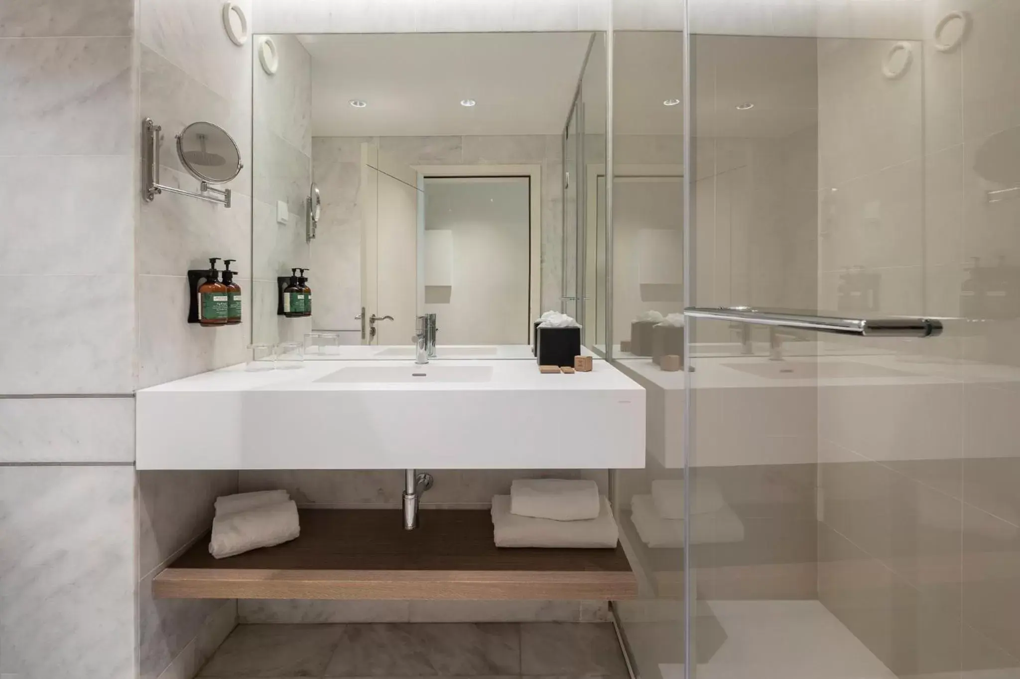 Bathroom in Crowne Plaza - Caparica Lisbon