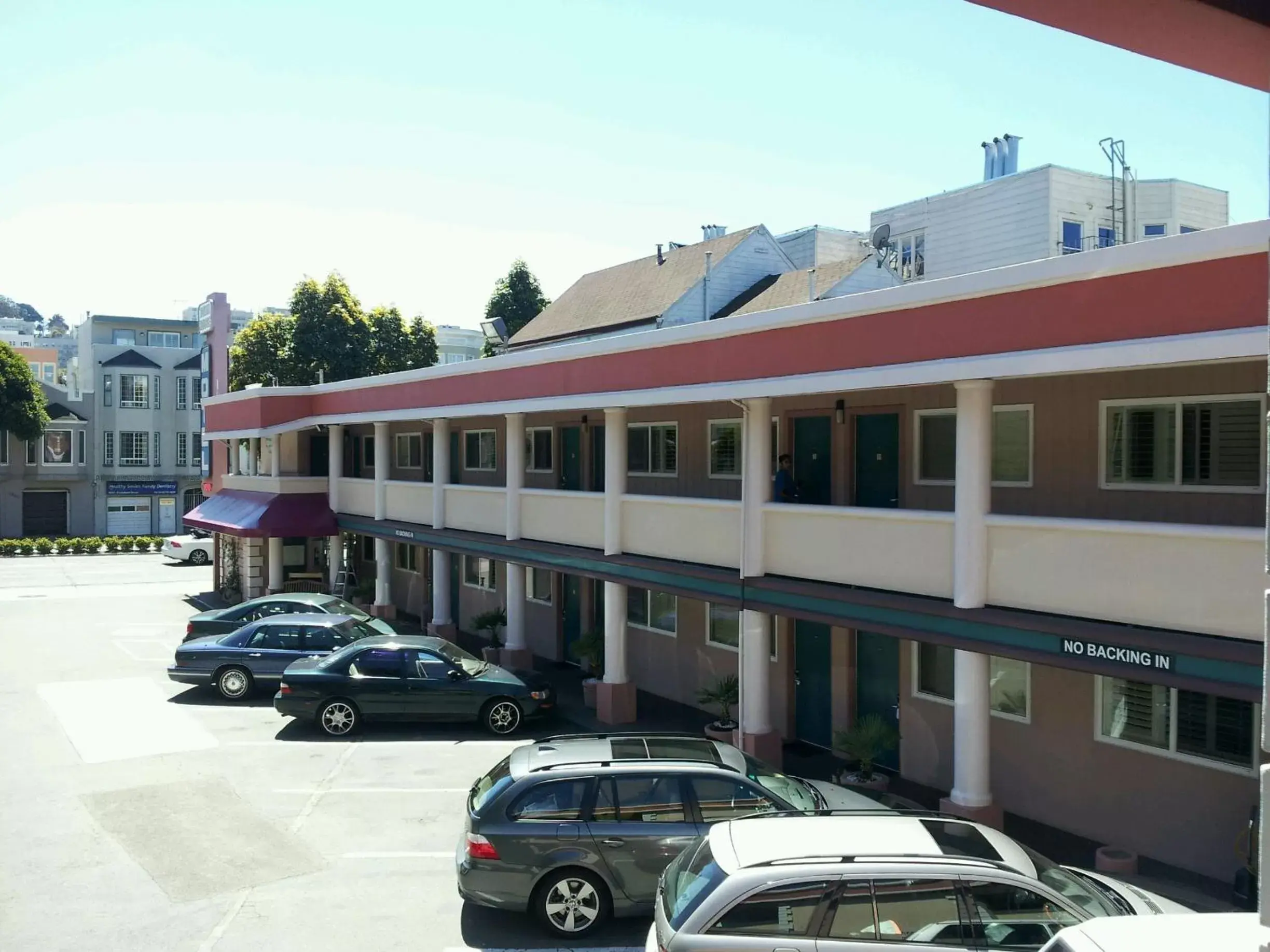 Facade/entrance, Property Building in Town House Motel