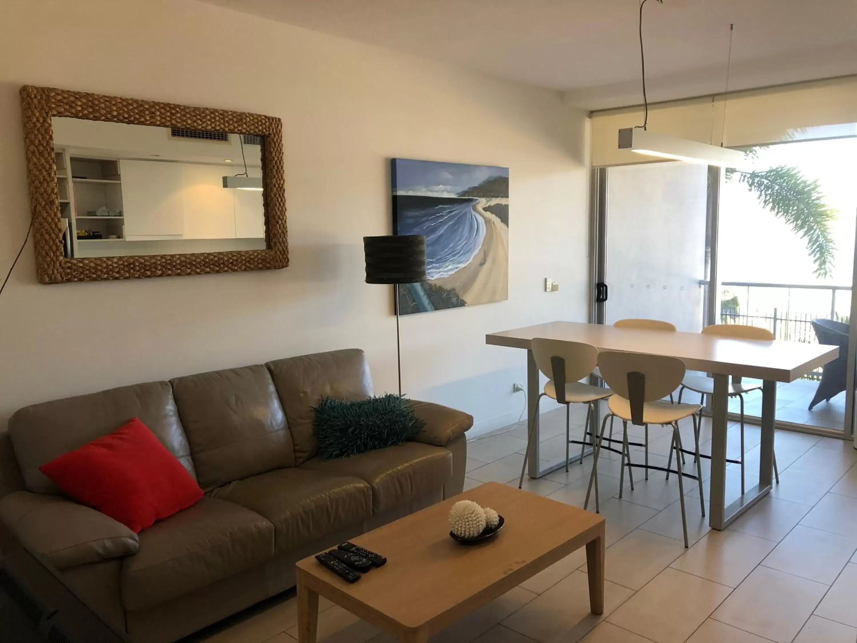 Living room, Seating Area in Grand Mercure Apartments Magnetic Island